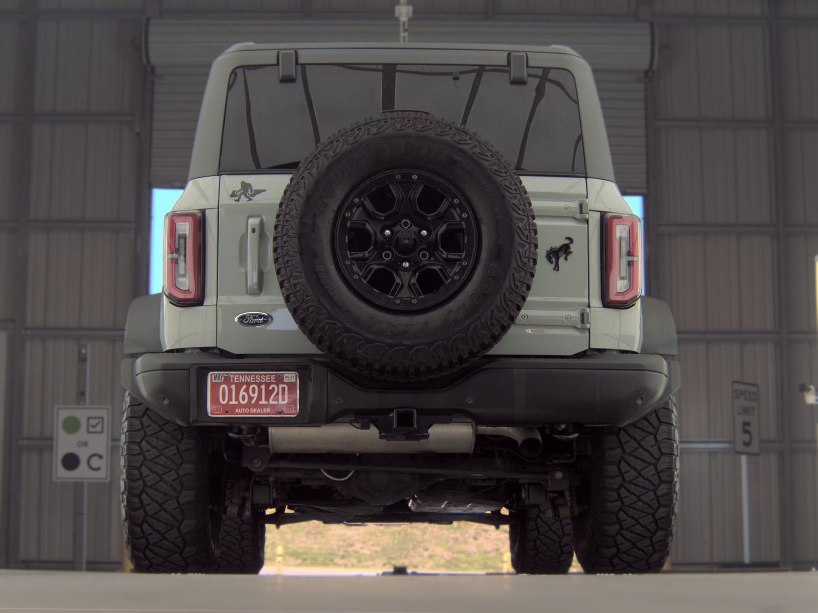FORD BRONCO - 8