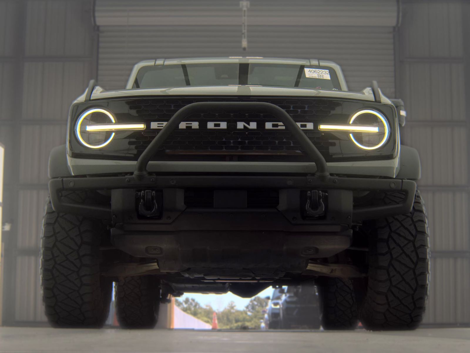 FORD BRONCO - 4