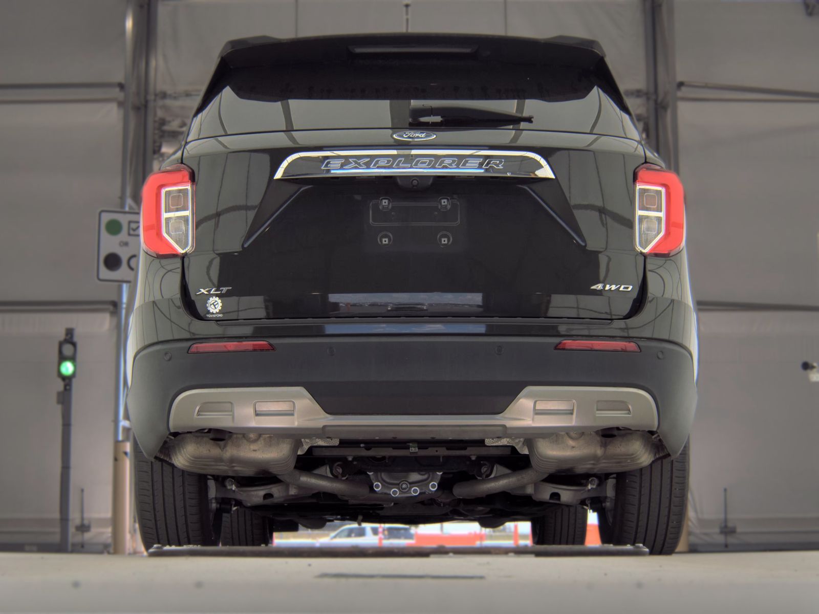 FORD EXPLORER - 8