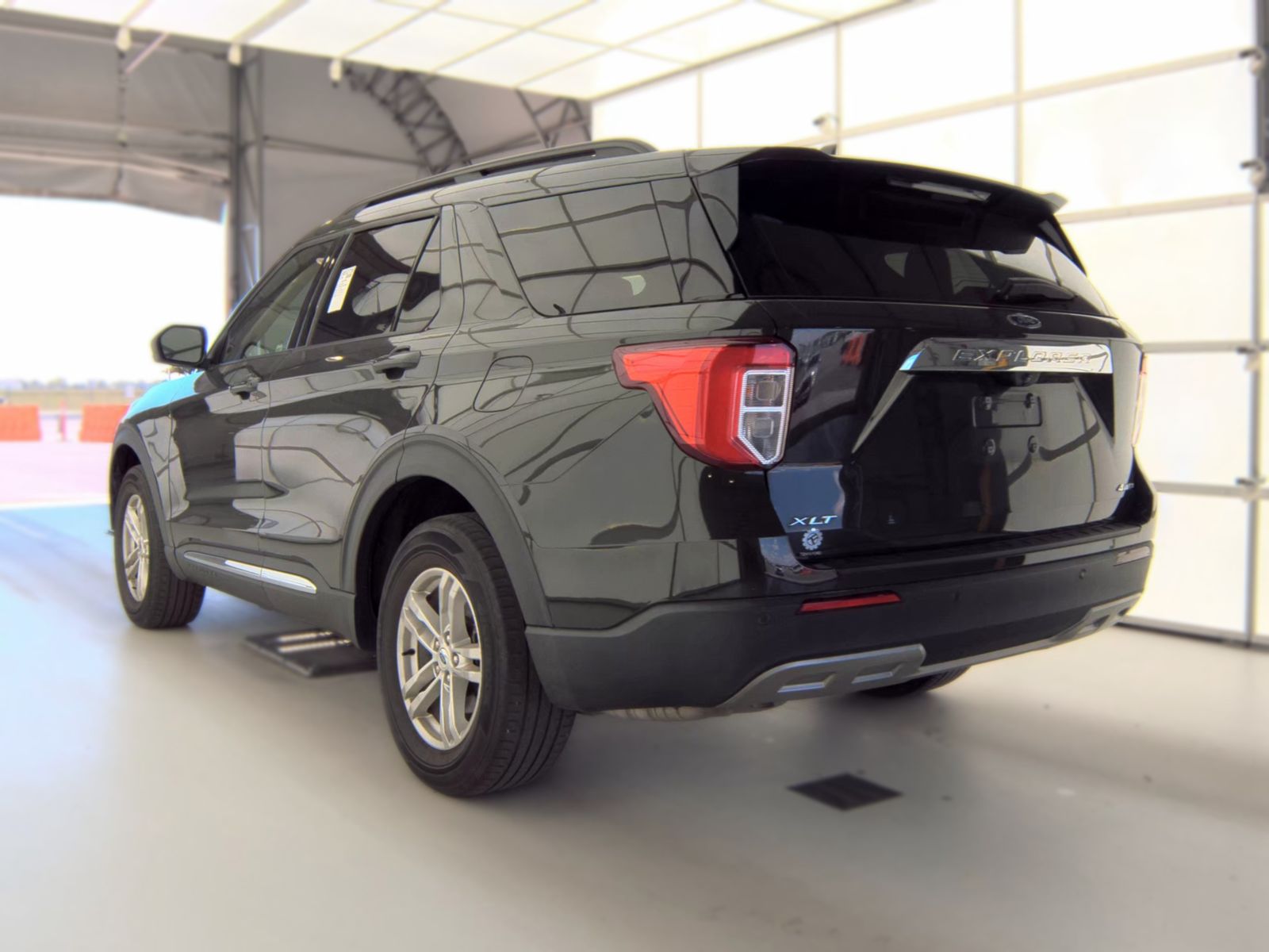 FORD EXPLORER - 9