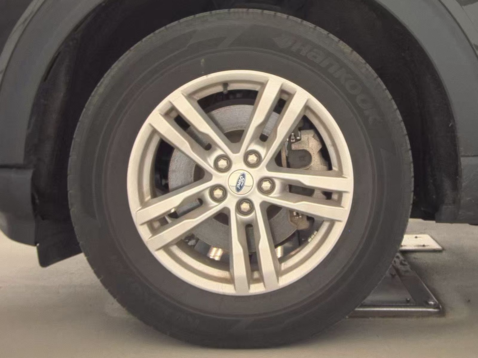 FORD EXPLORER - 10
