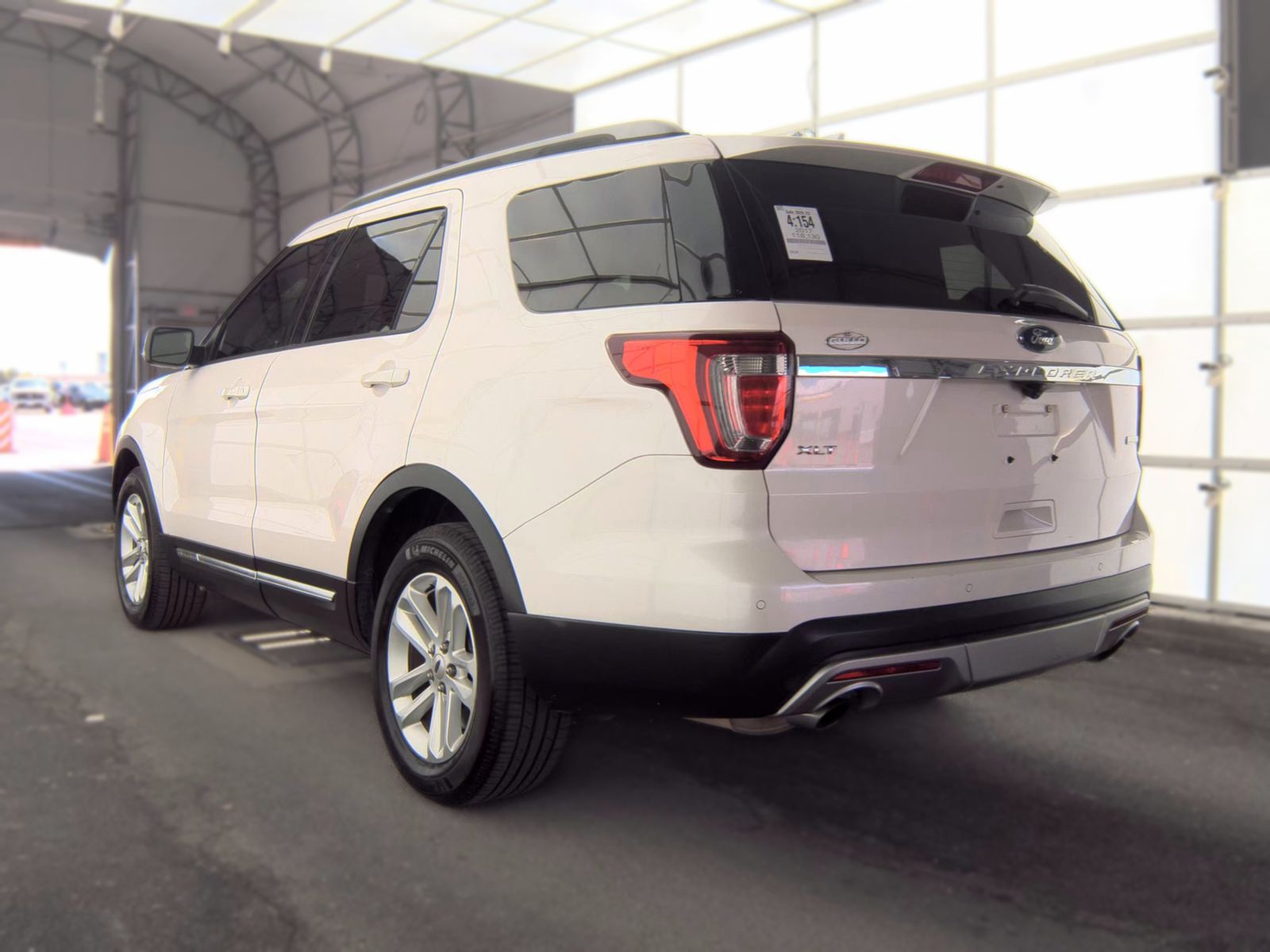 FORD EXPLORER - 9