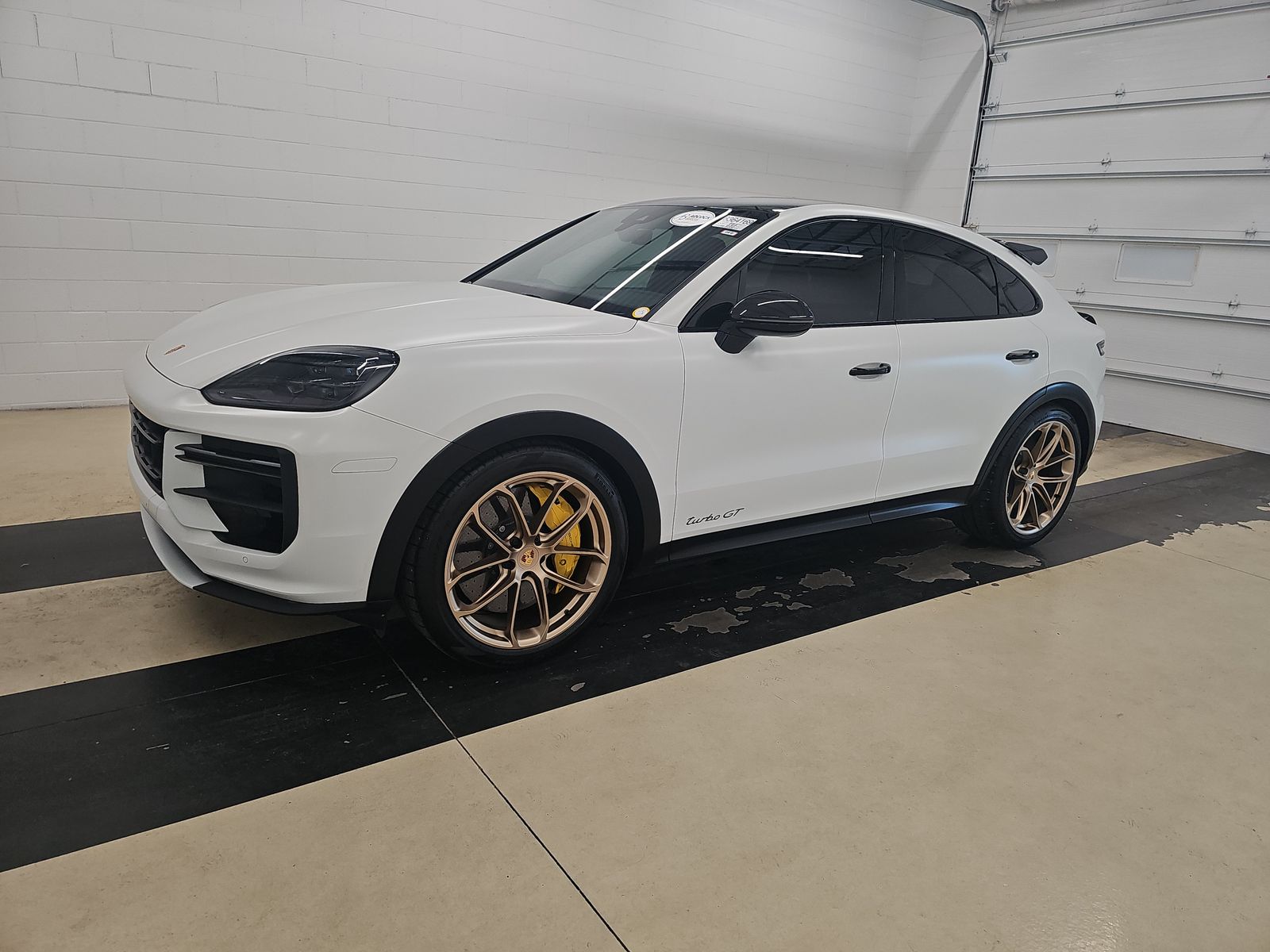PORSCHE CAYENNE - 1