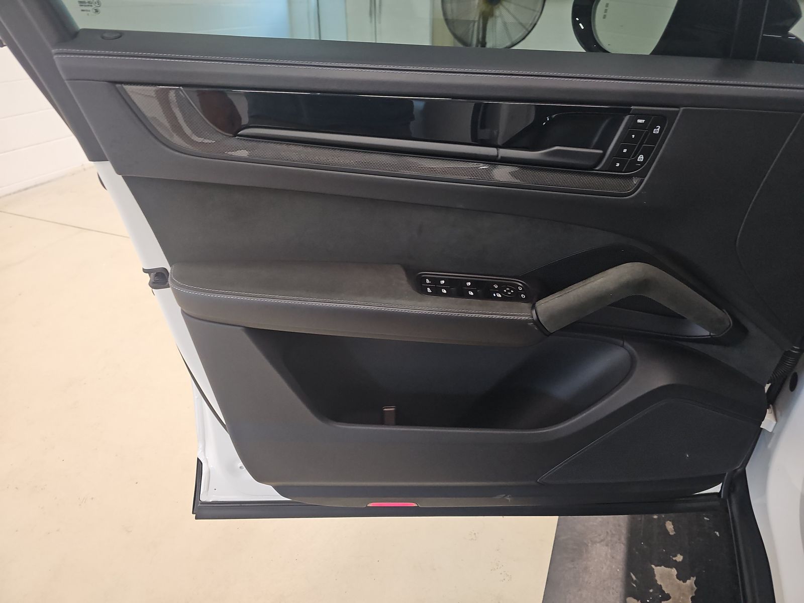 PORSCHE CAYENNE - 10