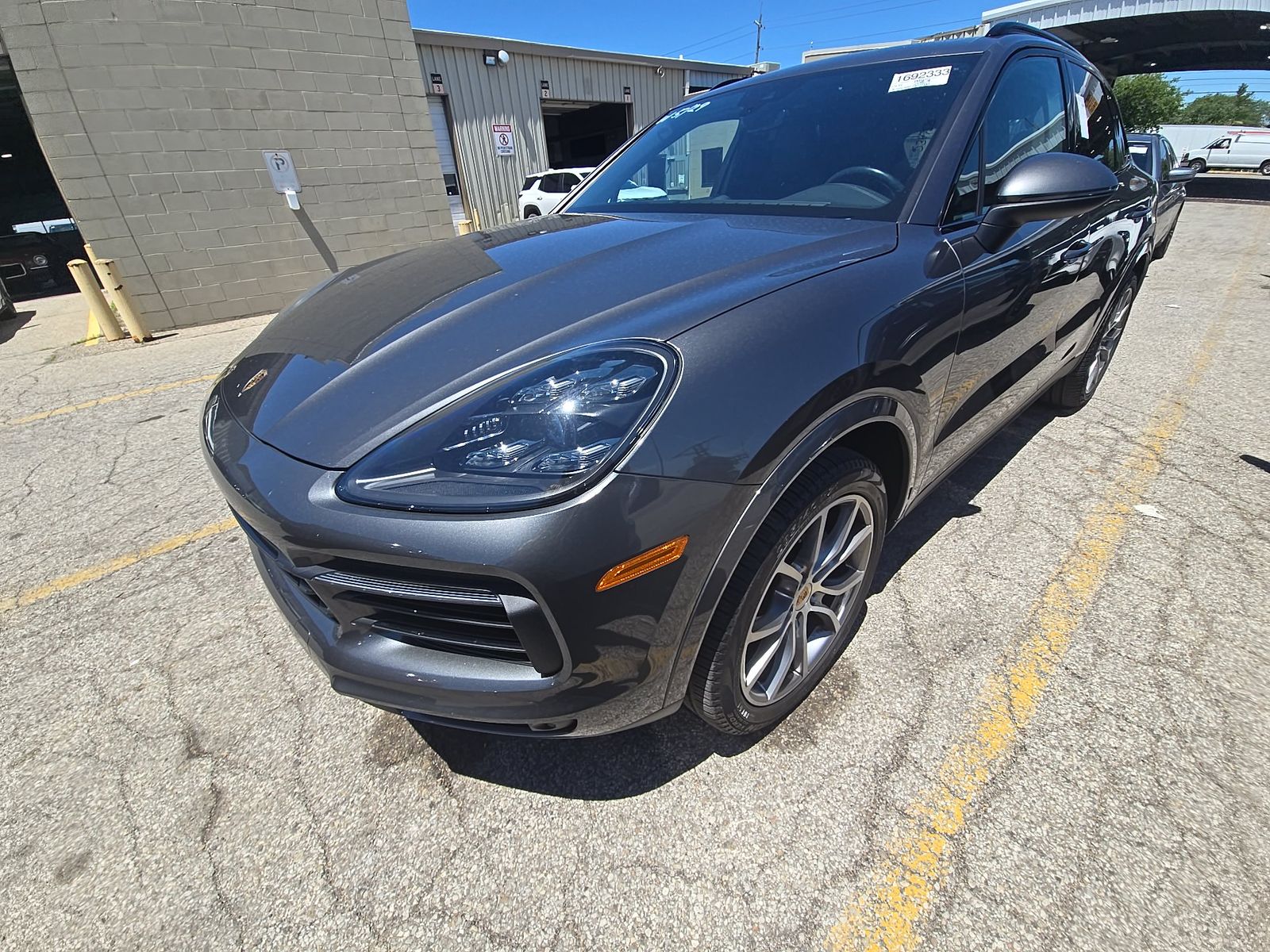 PORSCHE CAYENNE - 1