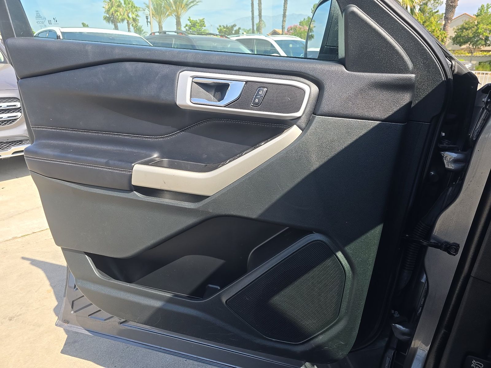 FORD EXPLORER - 10