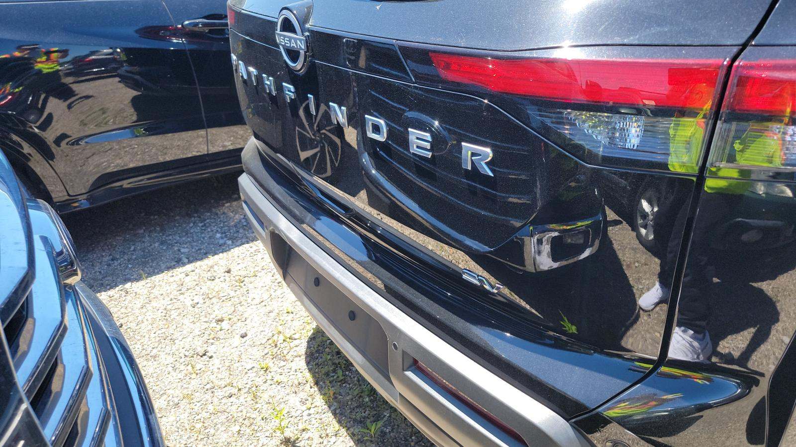 2022 Nissan Pathfinder SV FWD
