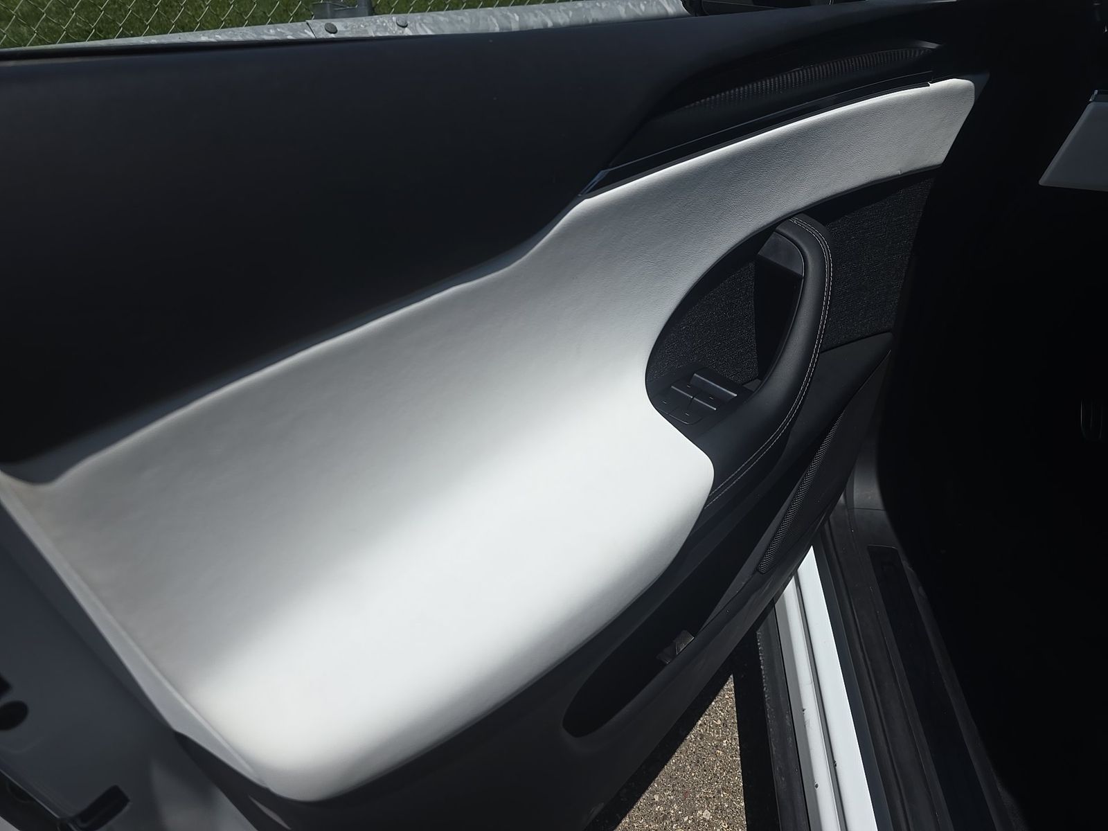 TESLA MODEL X - 10