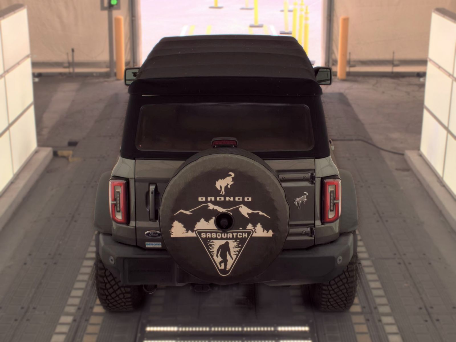 FORD BRONCO - 7