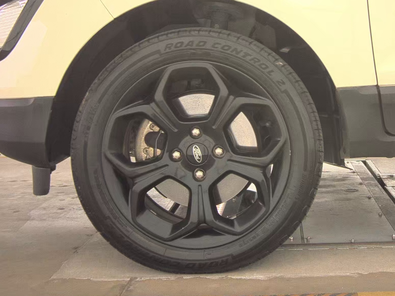 FORD ECOSPORT - 10