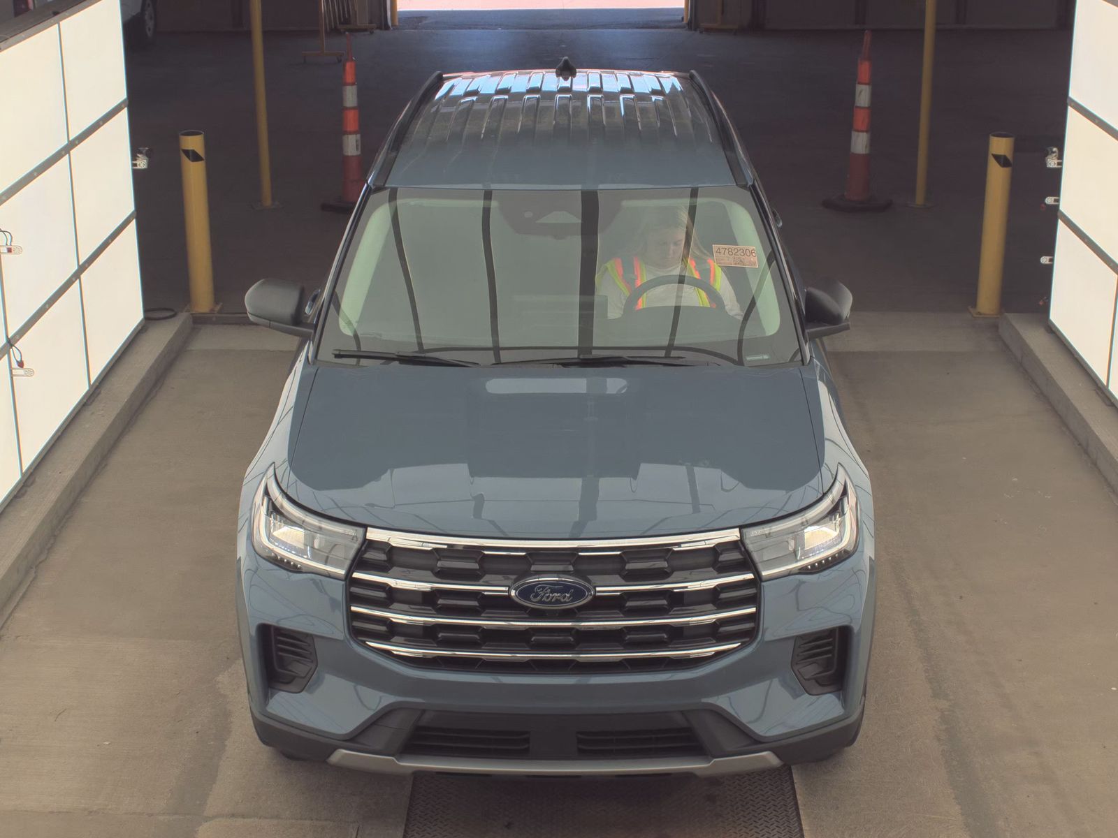 FORD EXPLORER - 3