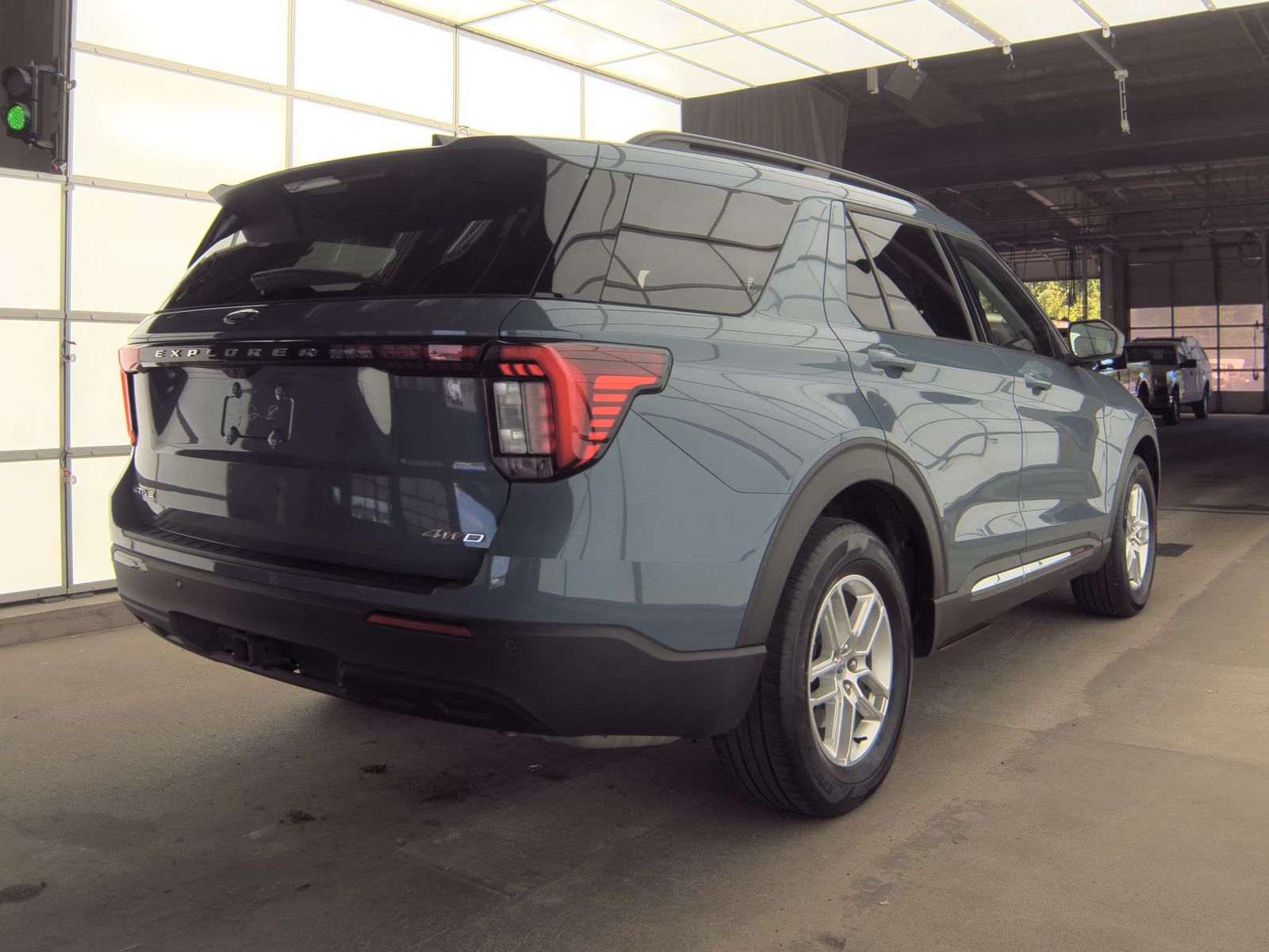 FORD EXPLORER - 6