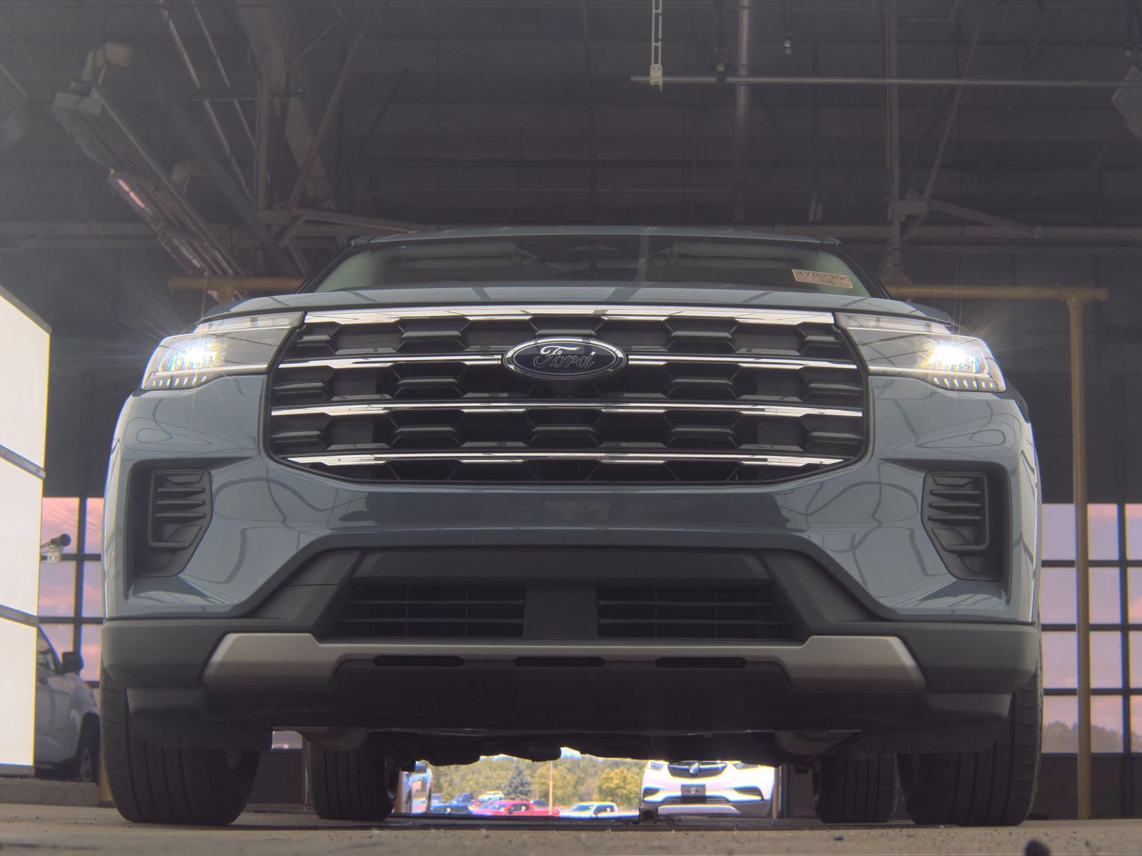 FORD EXPLORER - 4