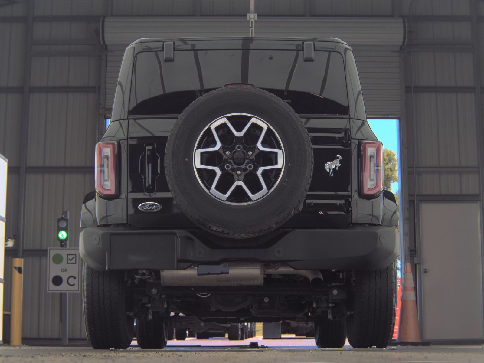 FORD BRONCO - 8