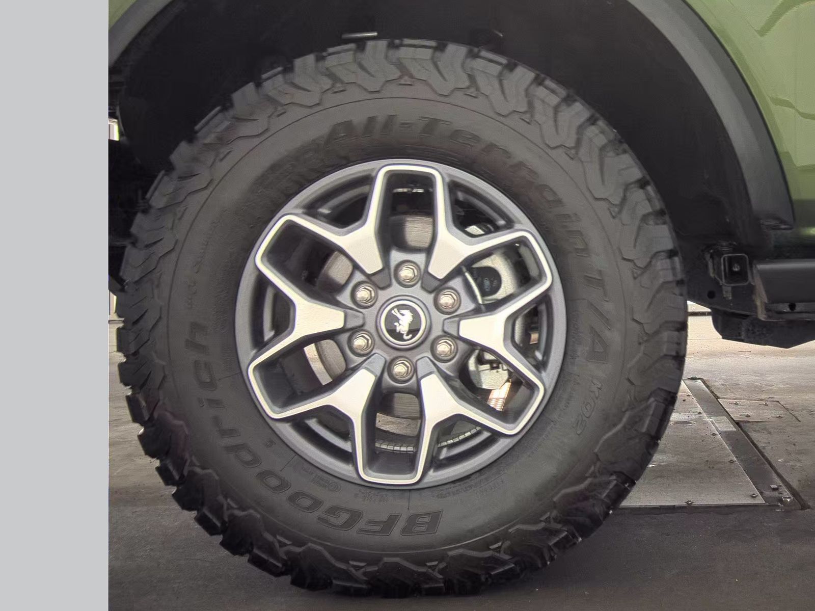 FORD BRONCO - 10