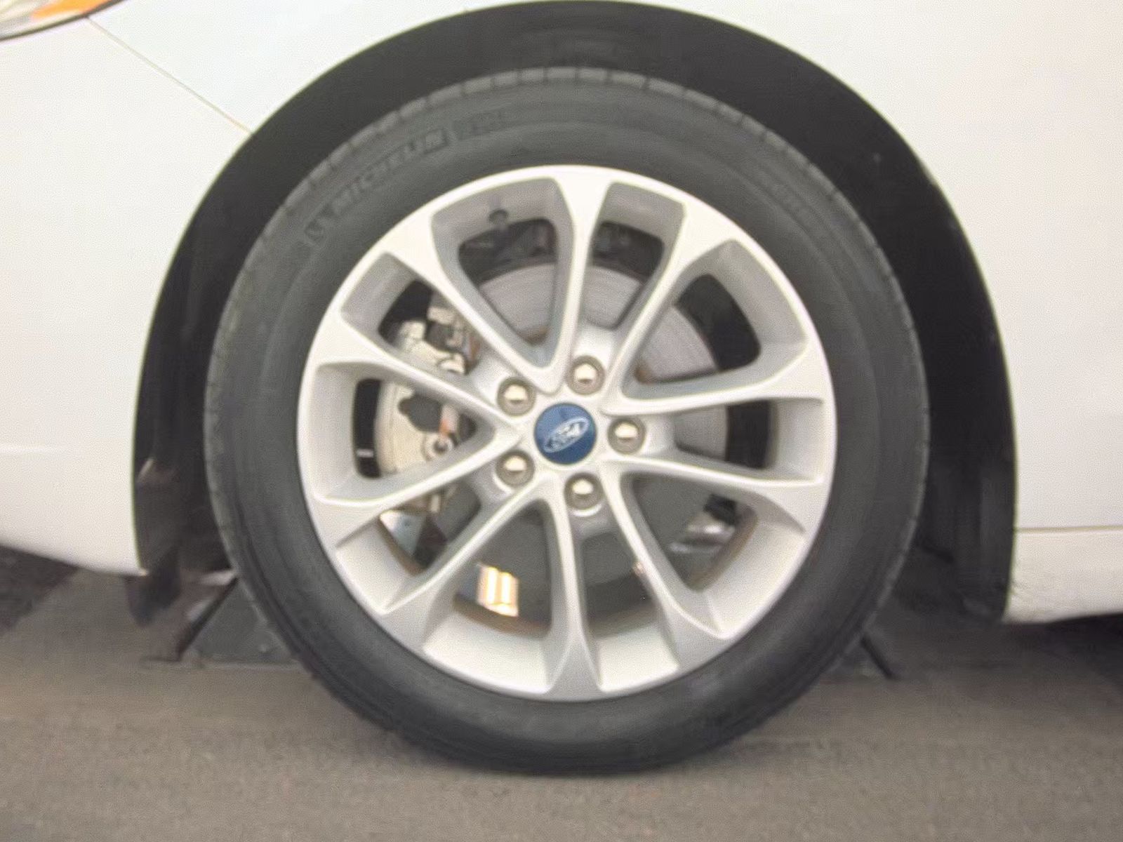 FORD FUSION - 10
