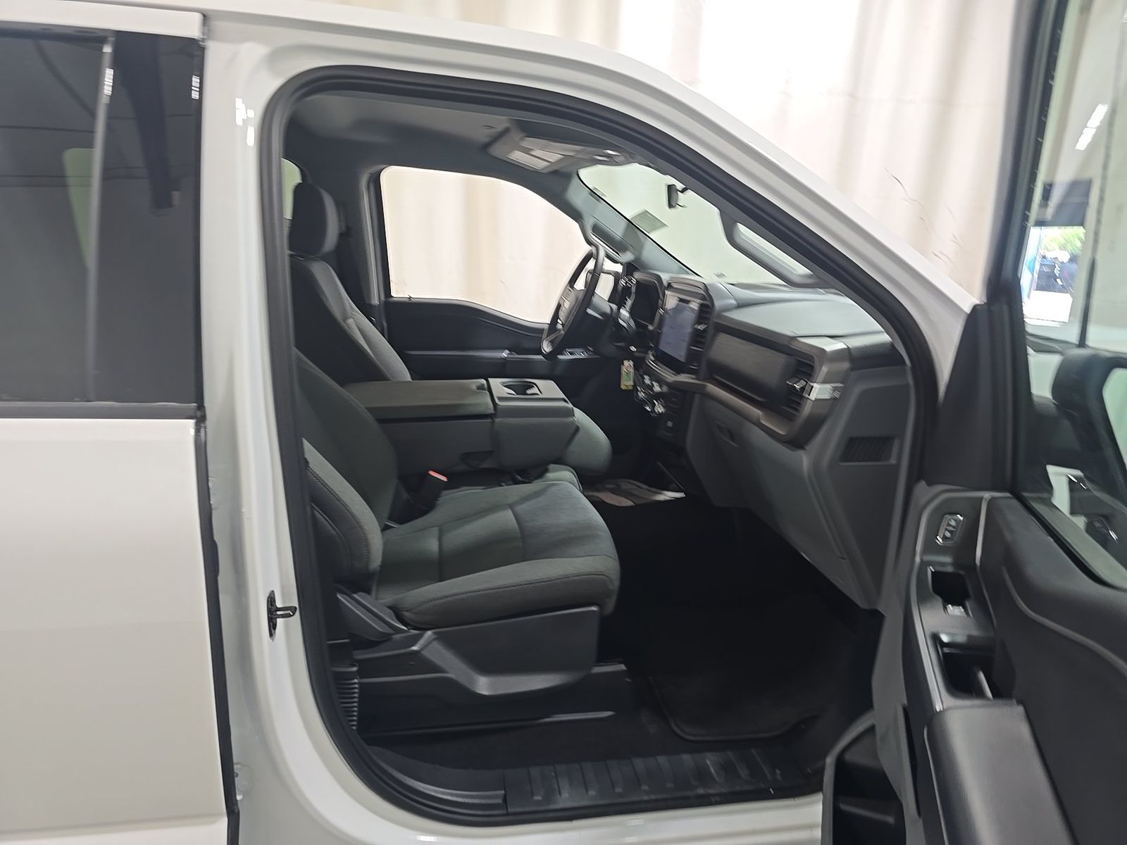 2025 Ford F-150 XLT AWD