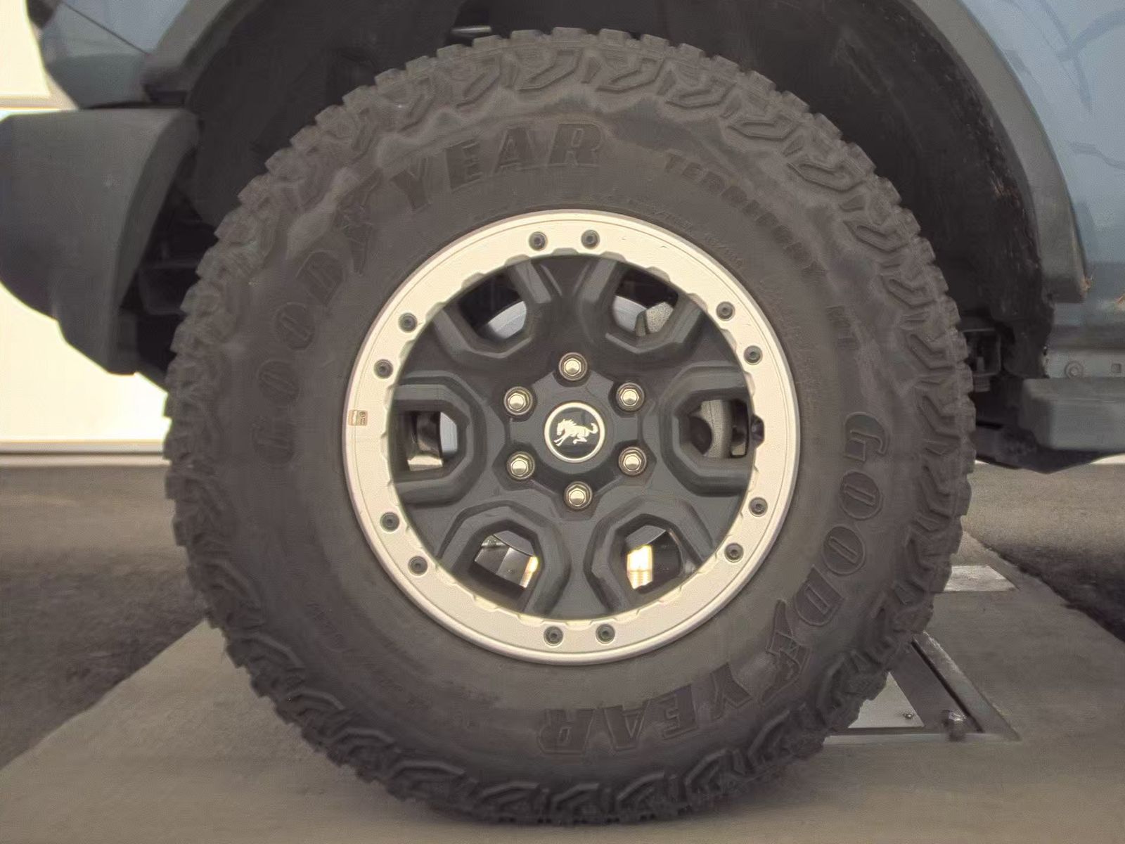 FORD BRONCO - 10