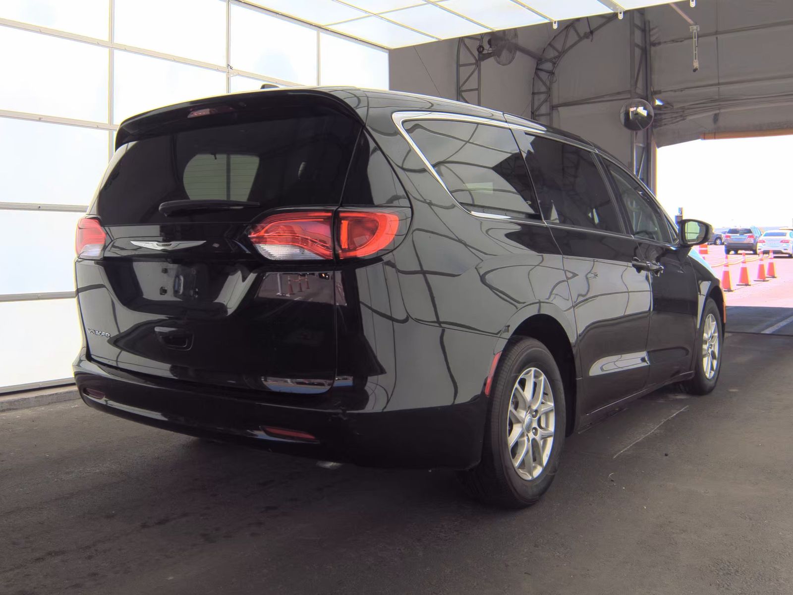 CHRYSLER VOYAGER - 6