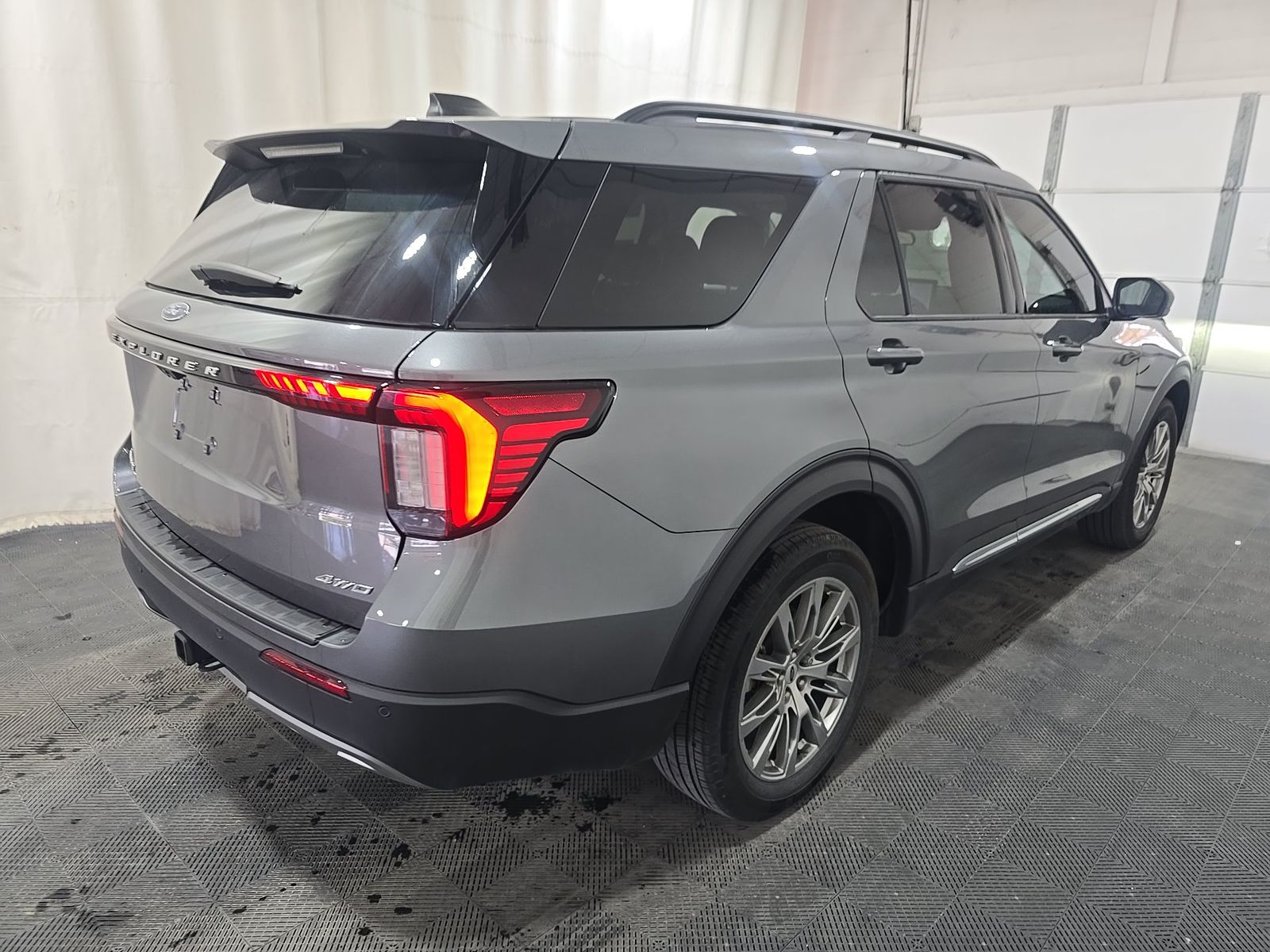 FORD EXPLORER - 5