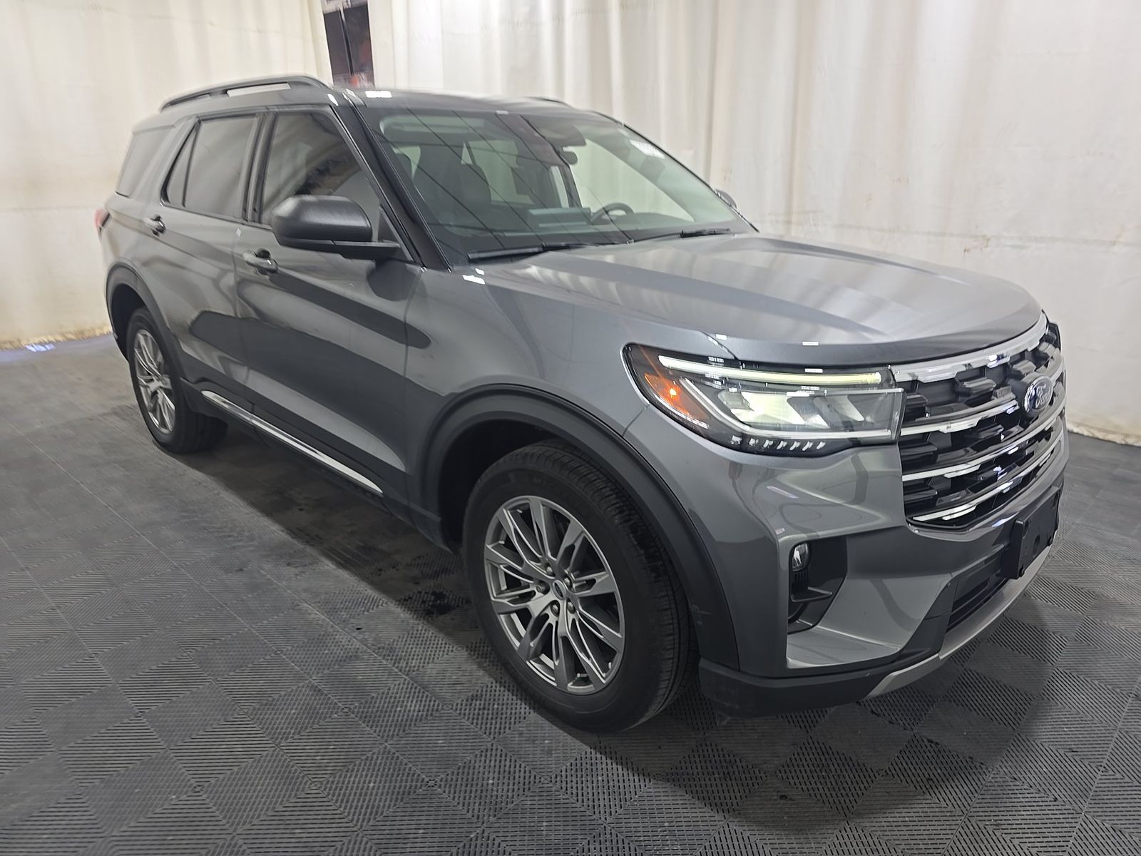 FORD EXPLORER - 4