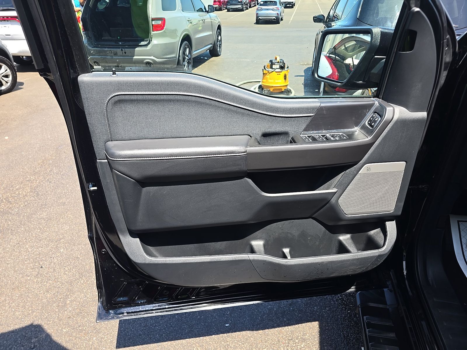 2025 Ford F-150 Hybrid Lariat AWD