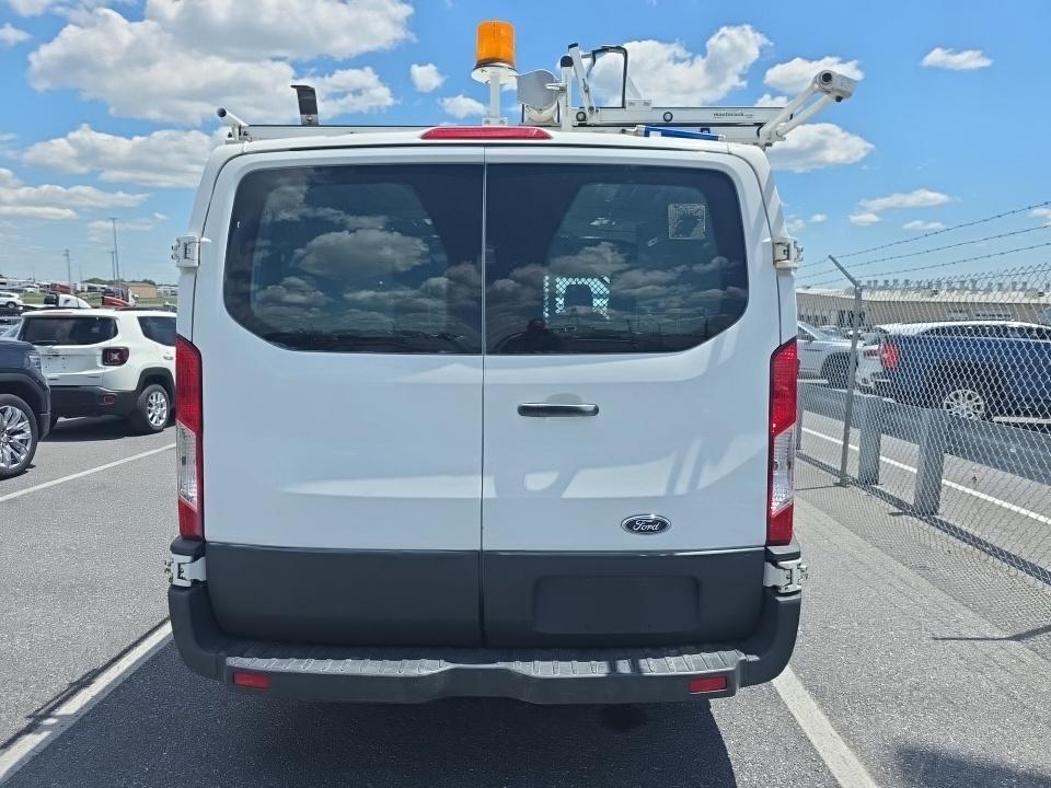 FORD TRANSIT 150 - 6
