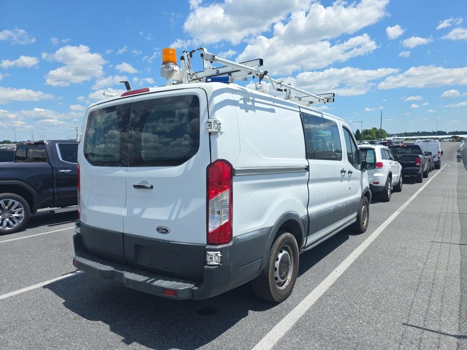 FORD TRANSIT 150 - 5