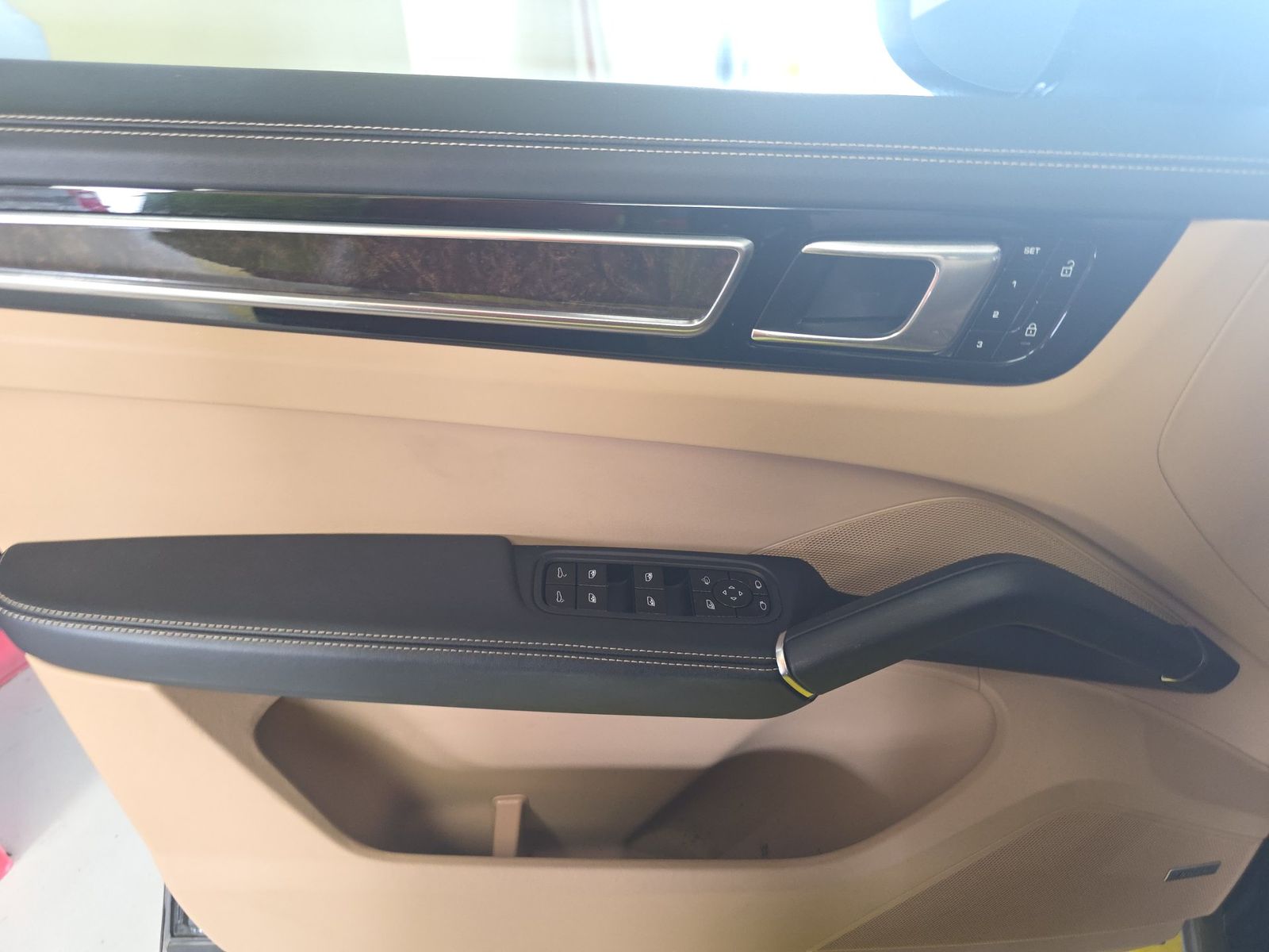 PORSCHE CAYENNE - 10