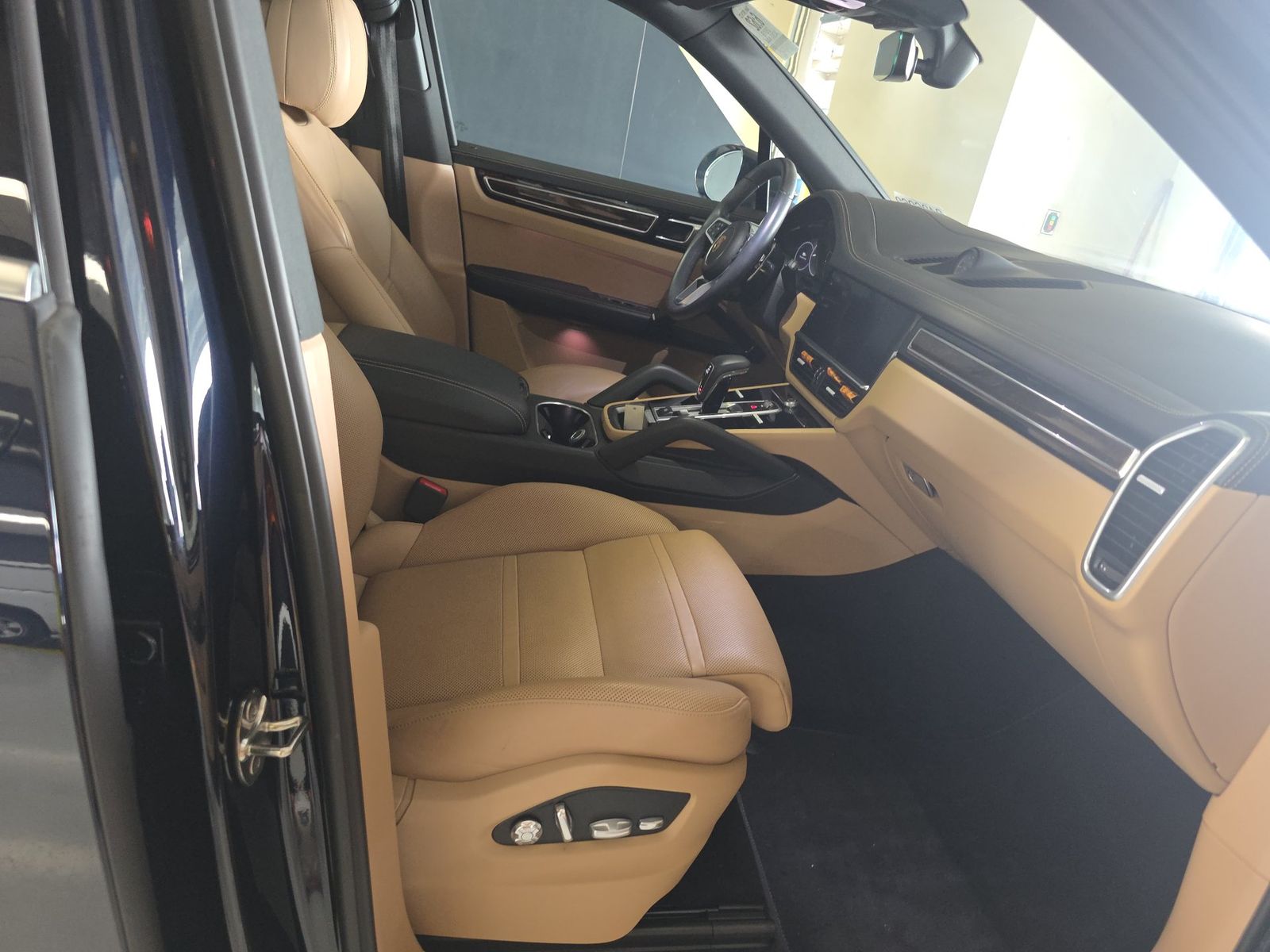 PORSCHE CAYENNE - 9