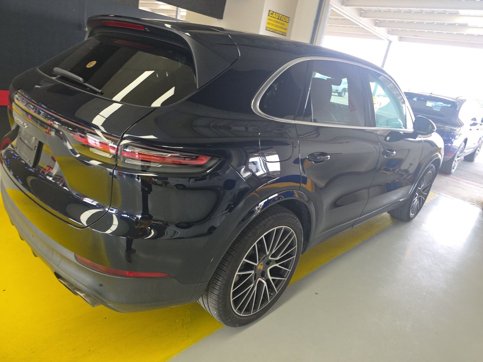 PORSCHE CAYENNE - 5