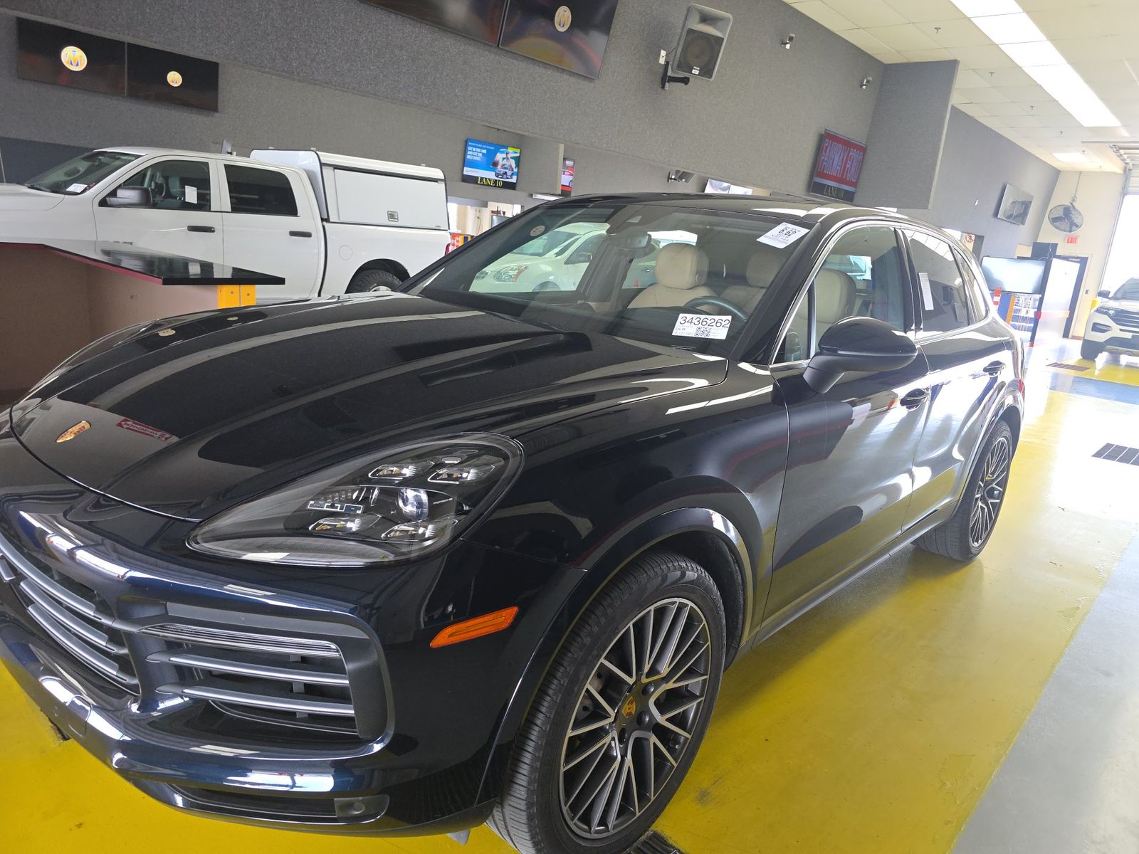 PORSCHE CAYENNE - 1