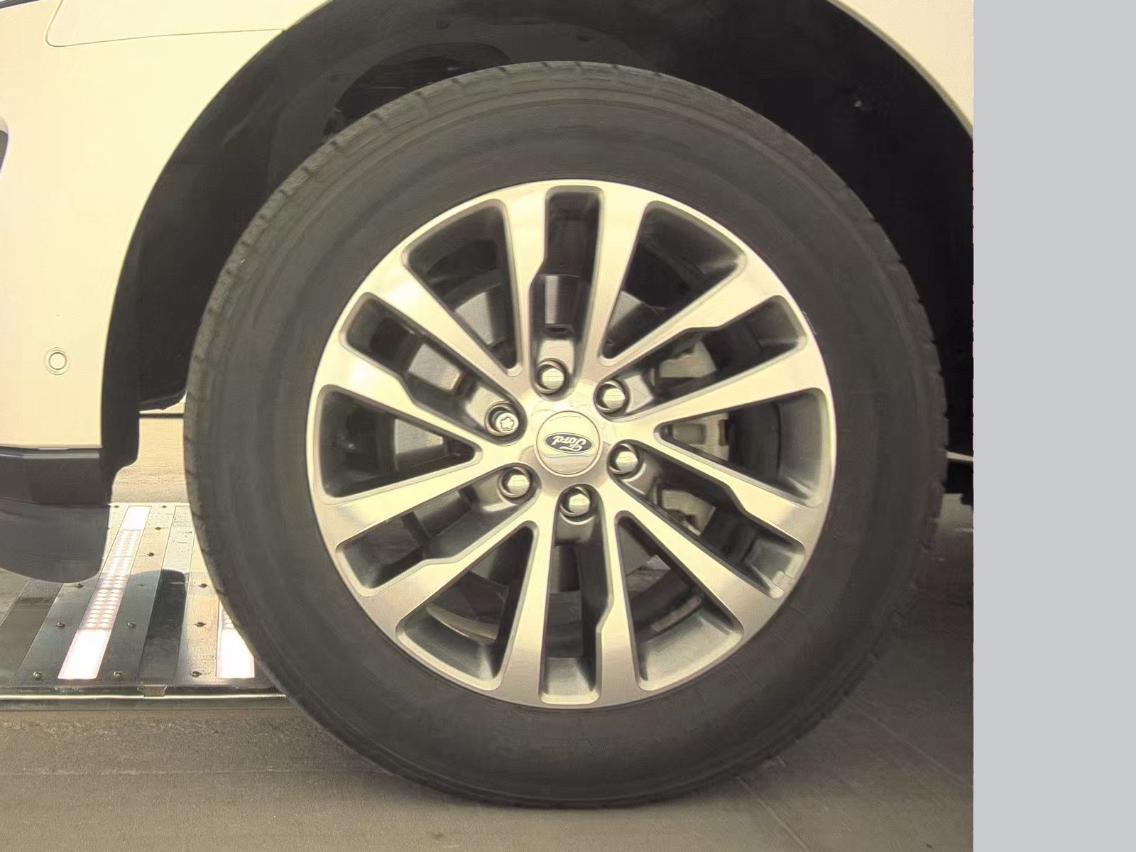 FORD EXPEDITION - 10