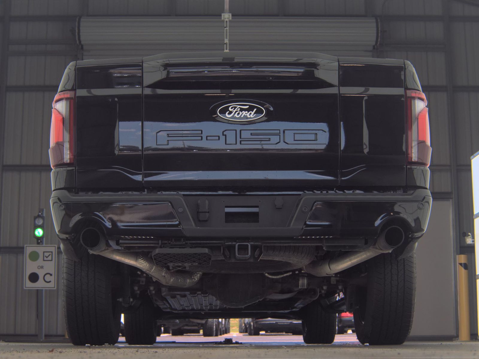 2025 Ford F-150 Hybrid Lariat AWD