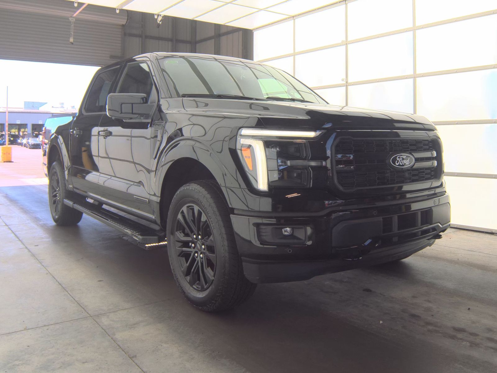 2025 Ford F-150 Hybrid Lariat AWD