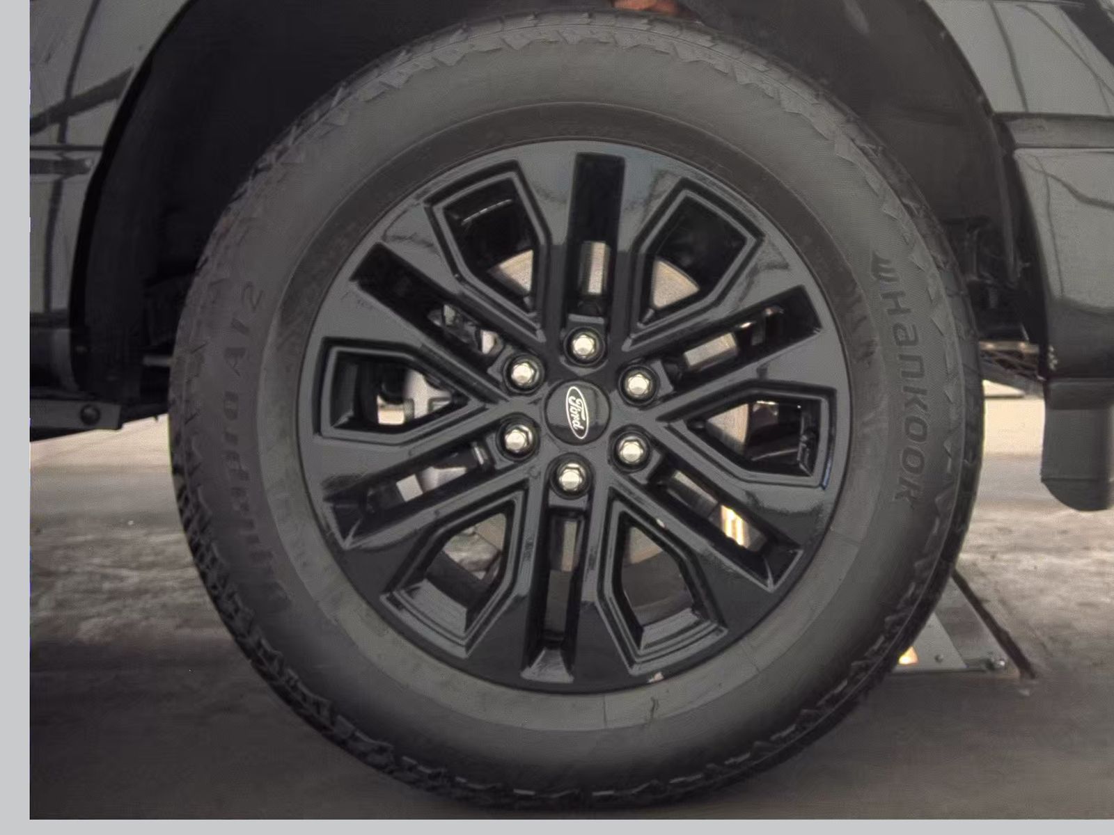 2025 Ford F-150 Hybrid Lariat AWD