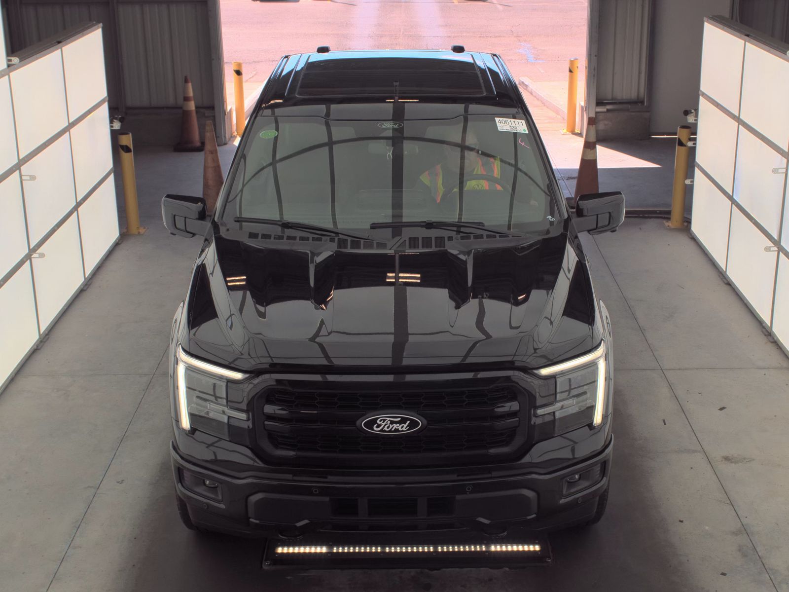 2025 Ford F-150 Hybrid Lariat AWD