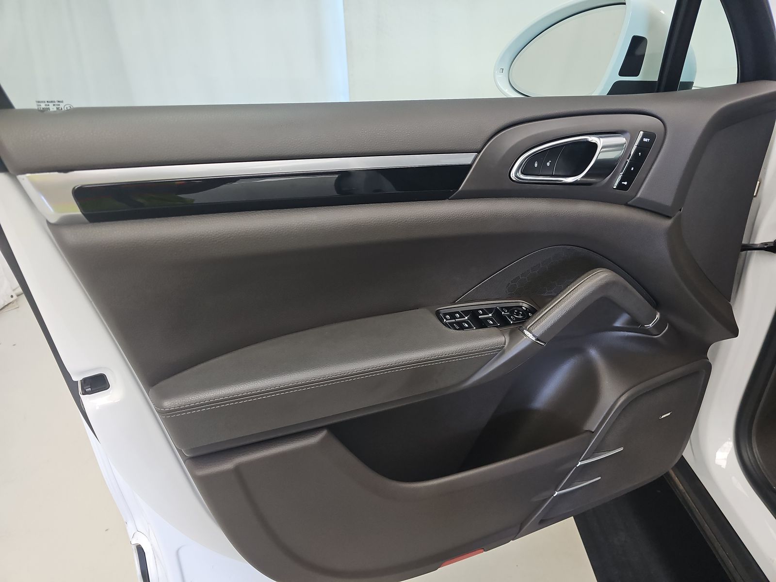PORSCHE CAYENNE - 10