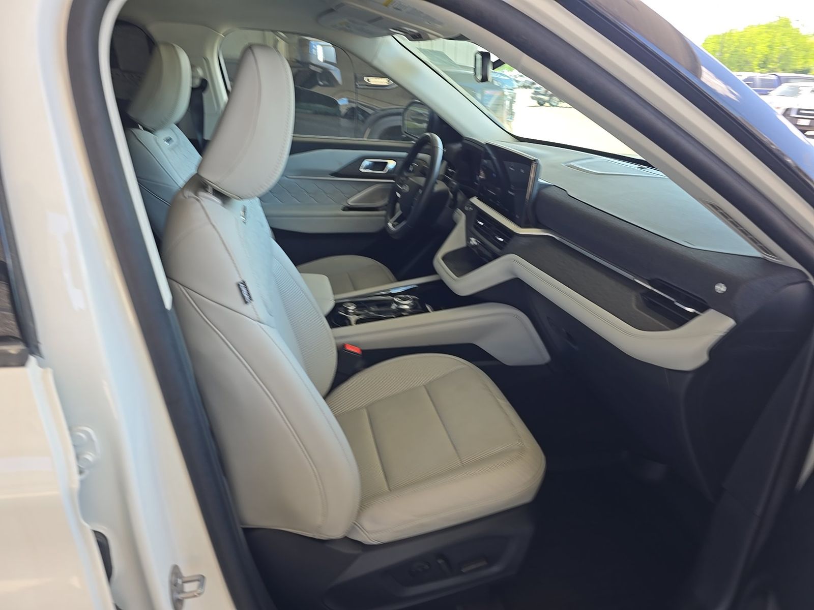 FORD EXPLORER - 9