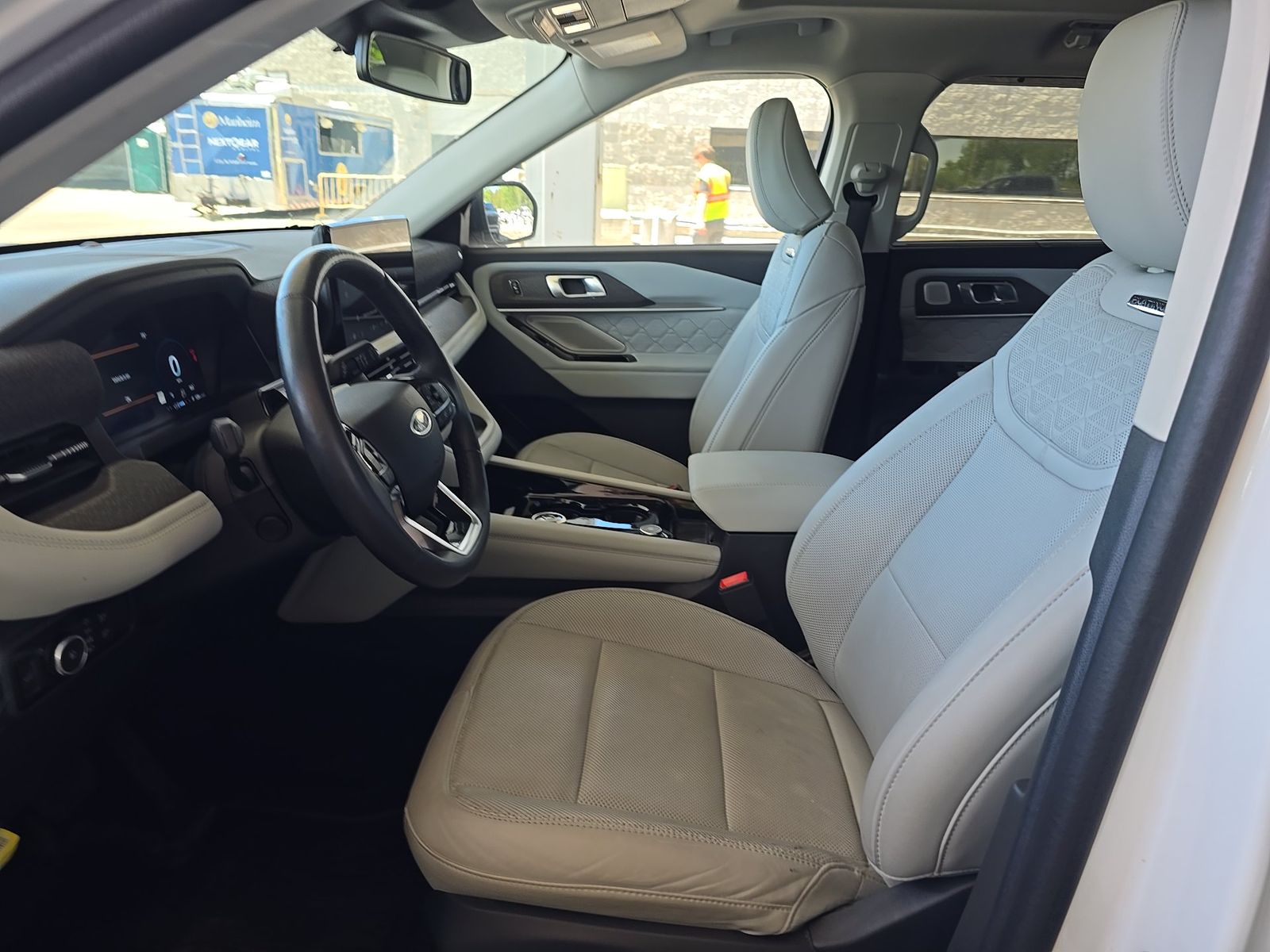 FORD EXPLORER - 8