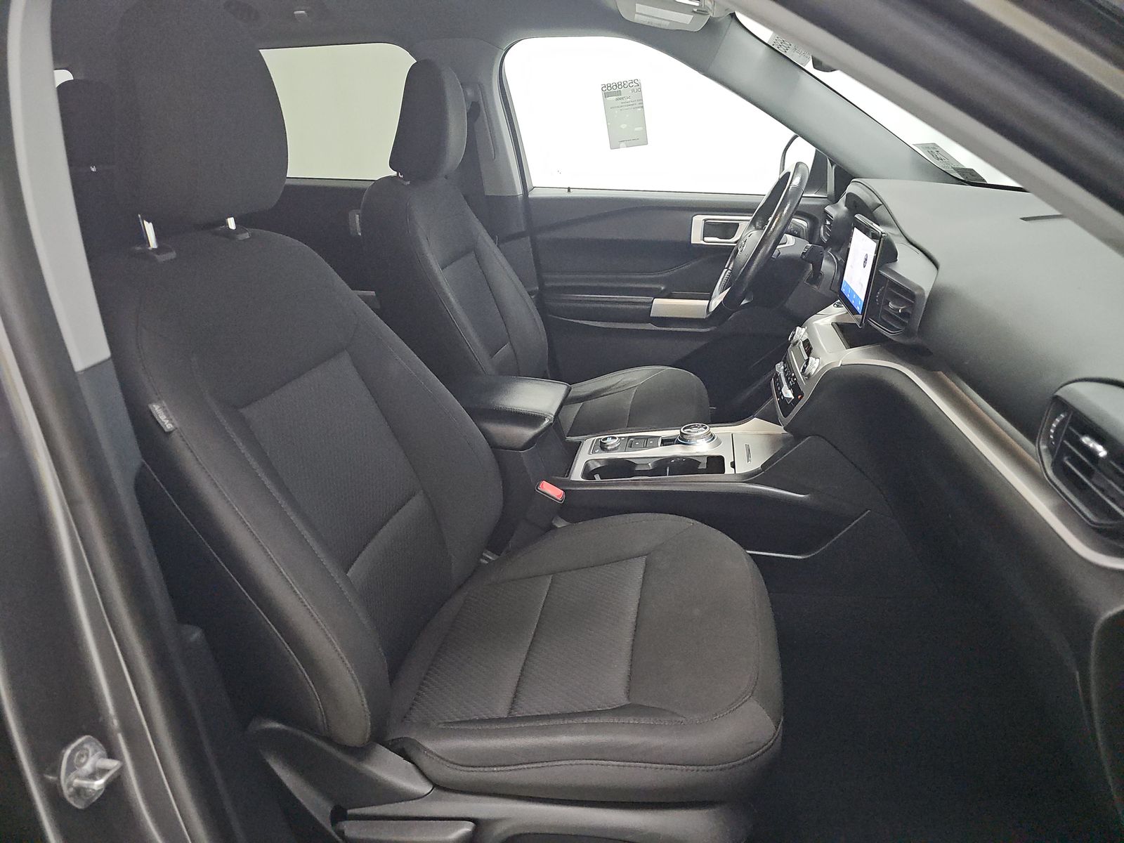 FORD EXPLORER - 9