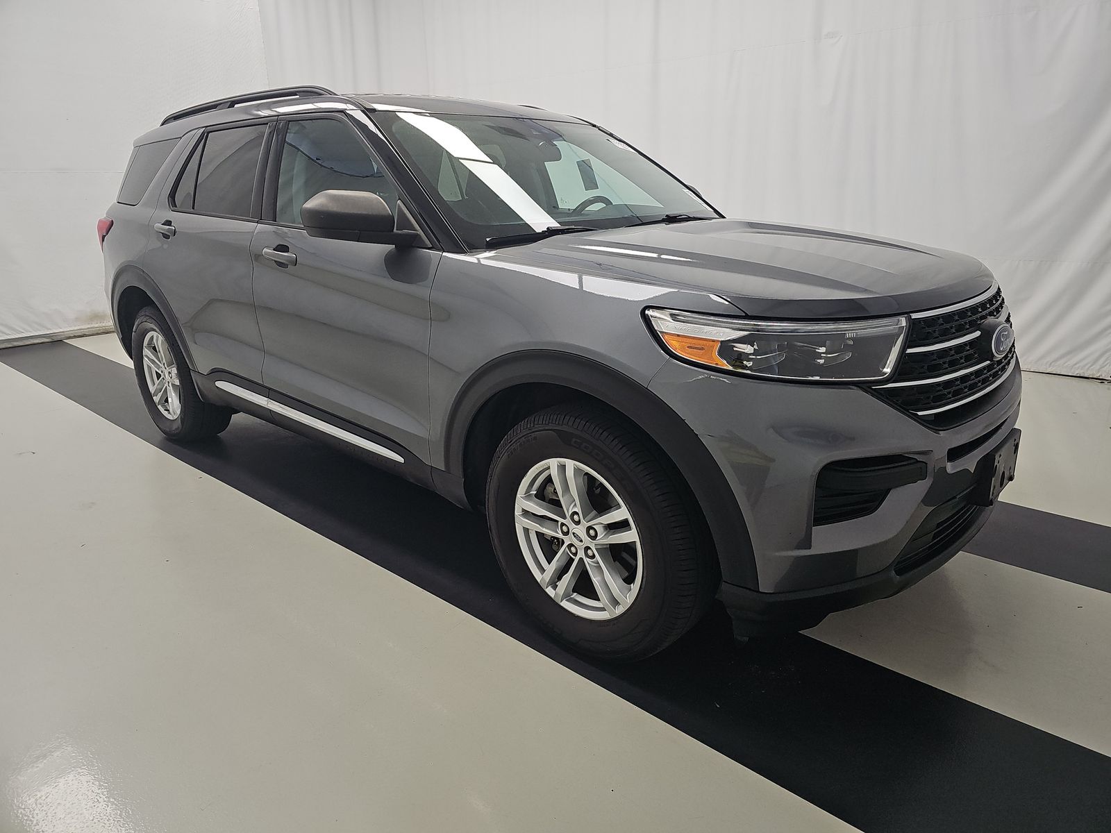 FORD EXPLORER - 4