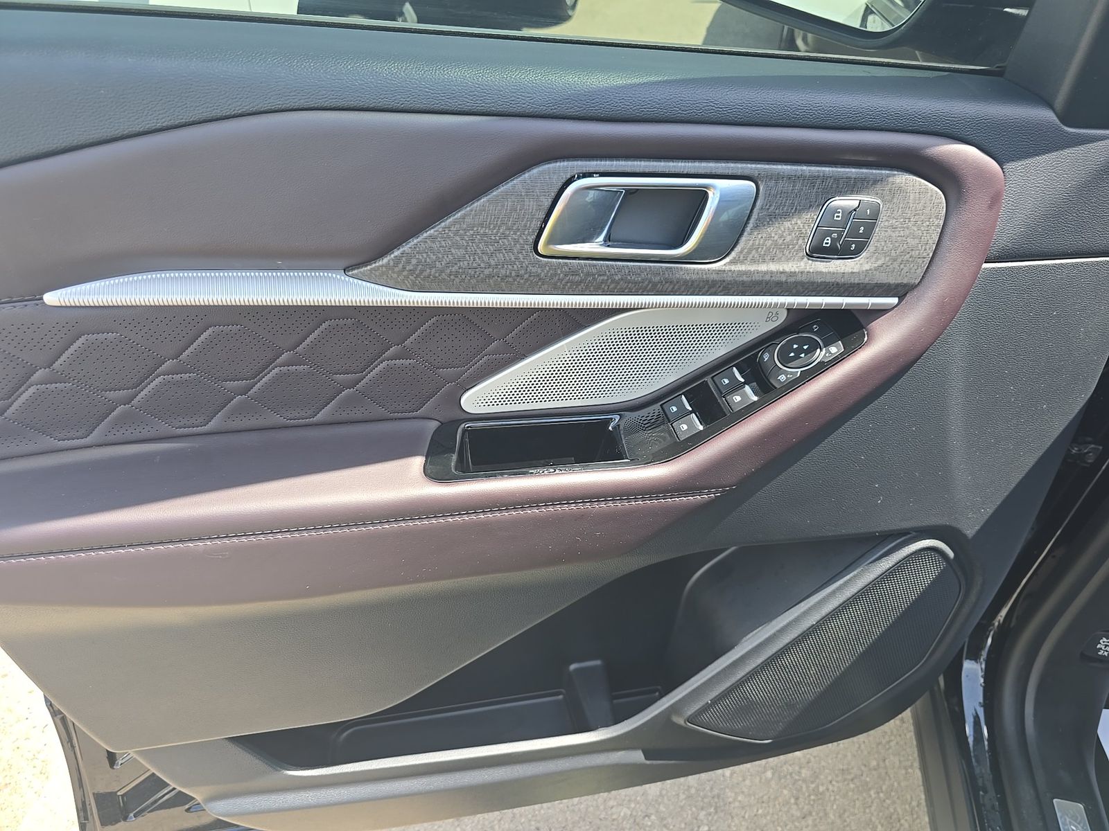 FORD EXPLORER - 10