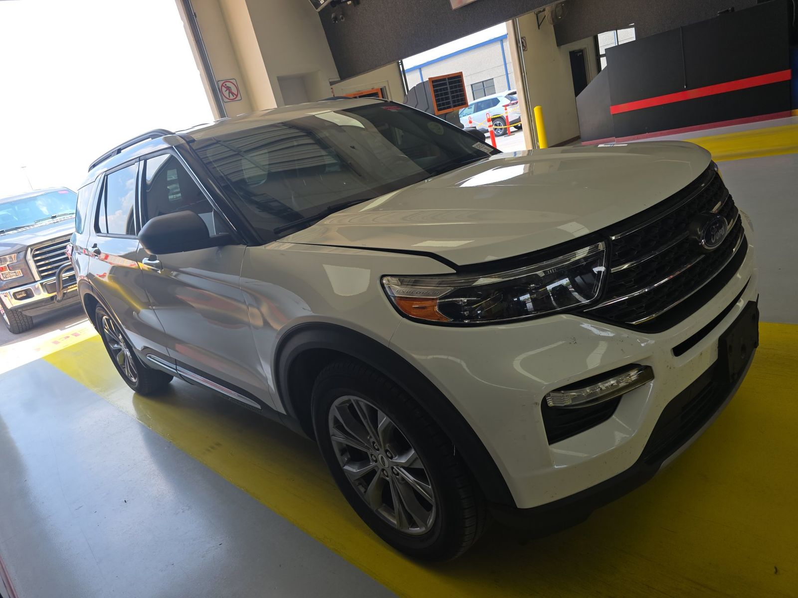 FORD EXPLORER - 4
