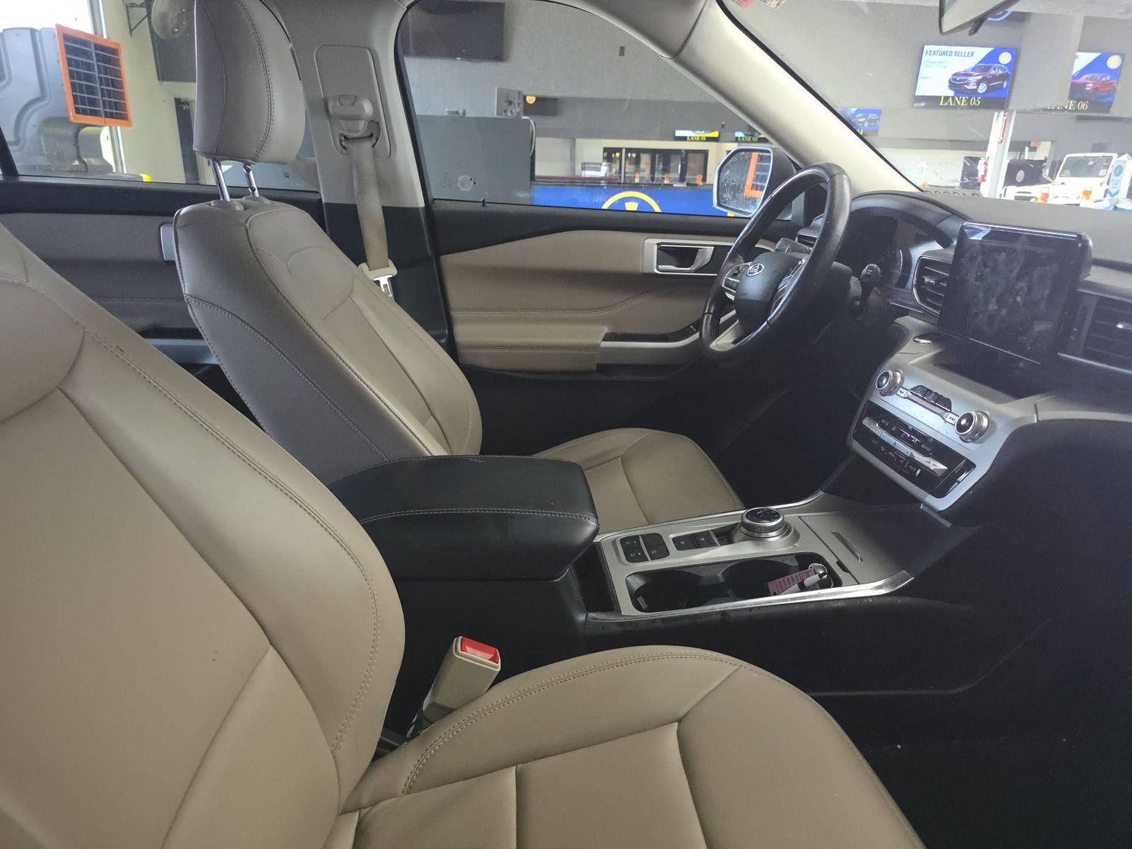 FORD EXPLORER - 9