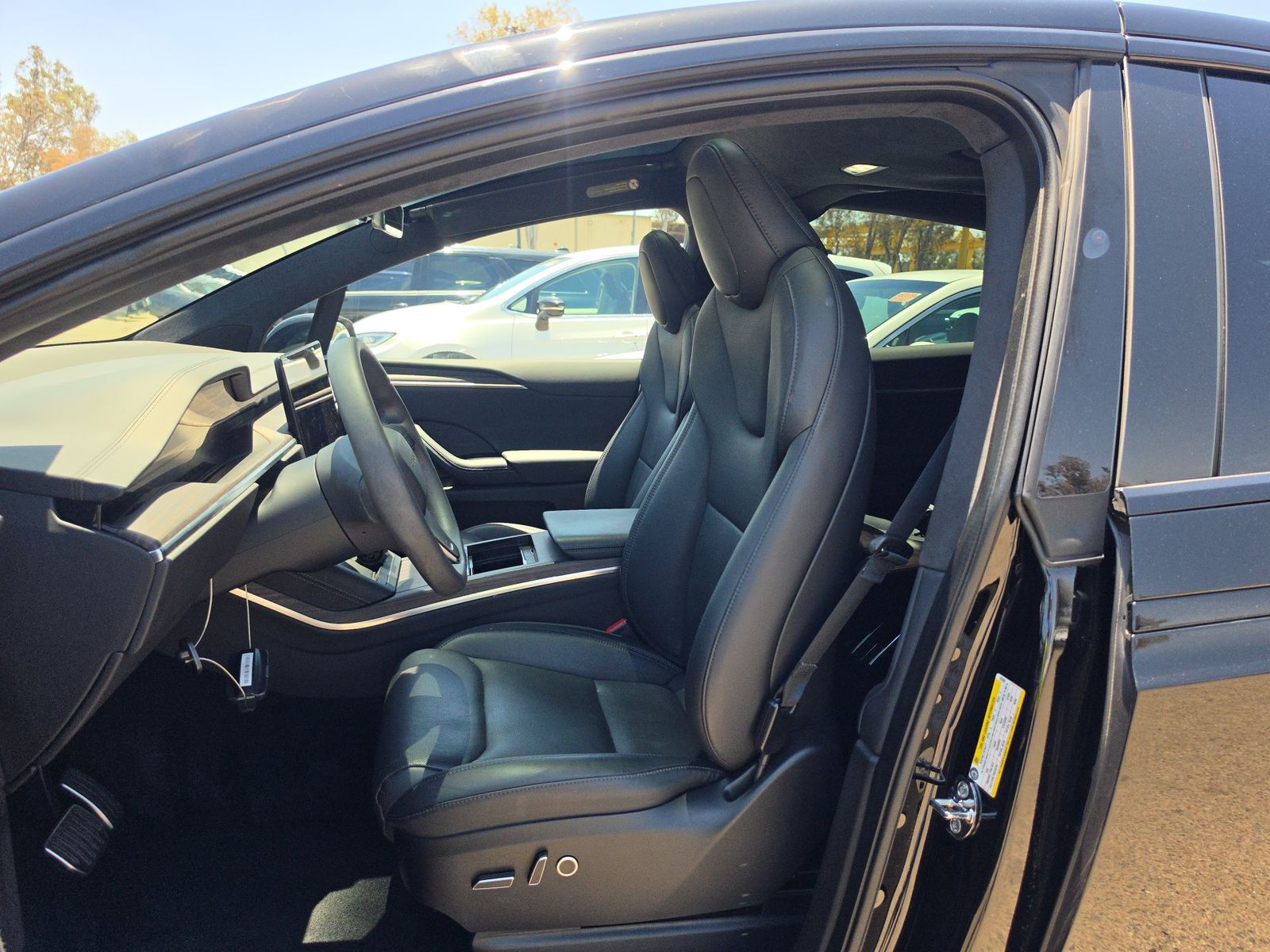 TESLA MODEL X - 8