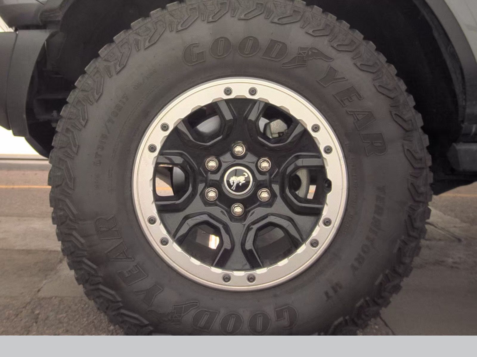 FORD BRONCO - 10
