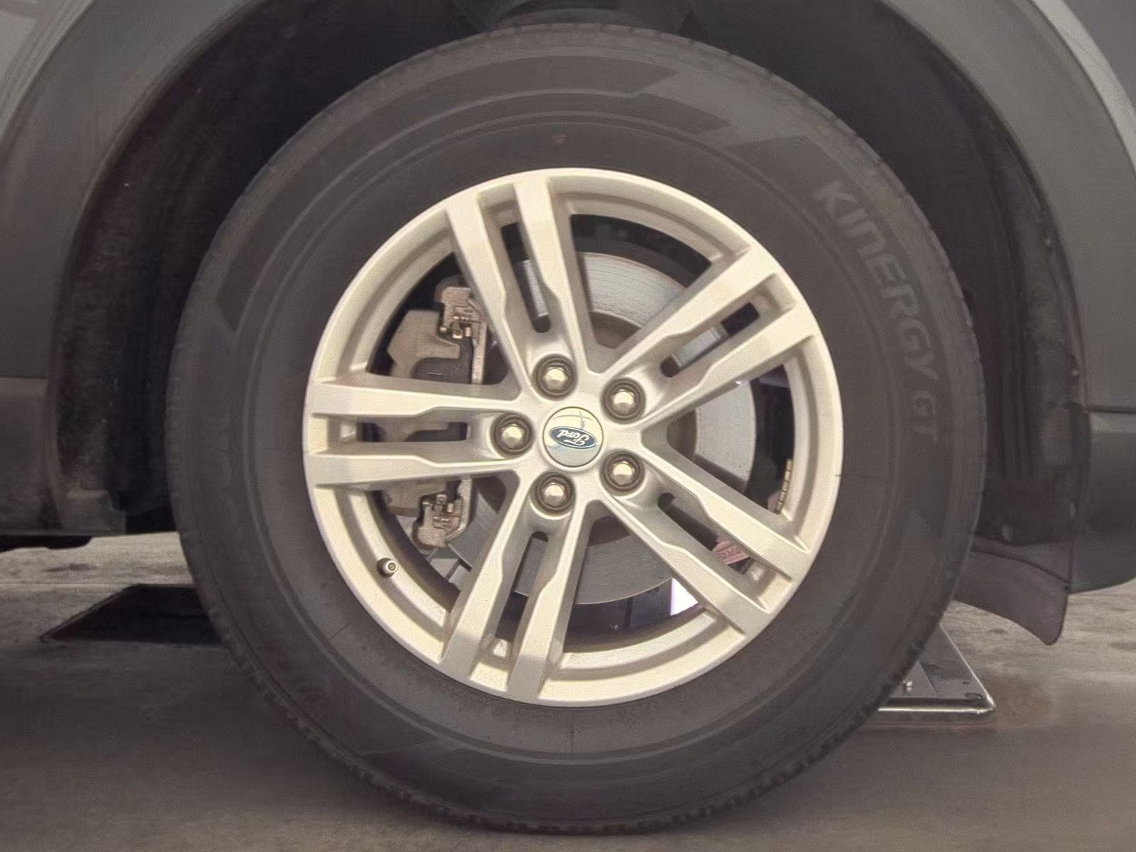 2023 Ford Explorer XLT RWD