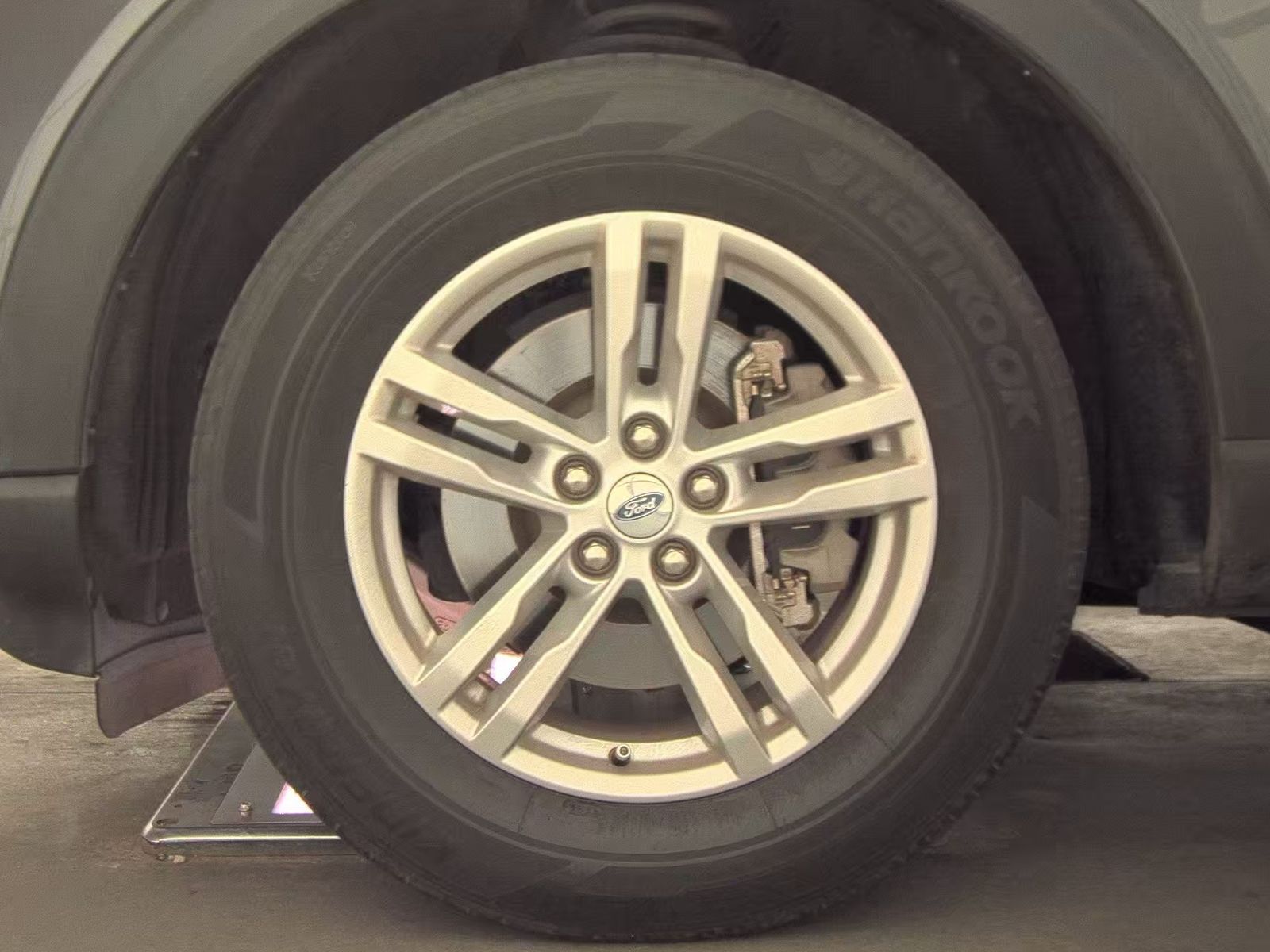 2023 Ford Explorer XLT RWD