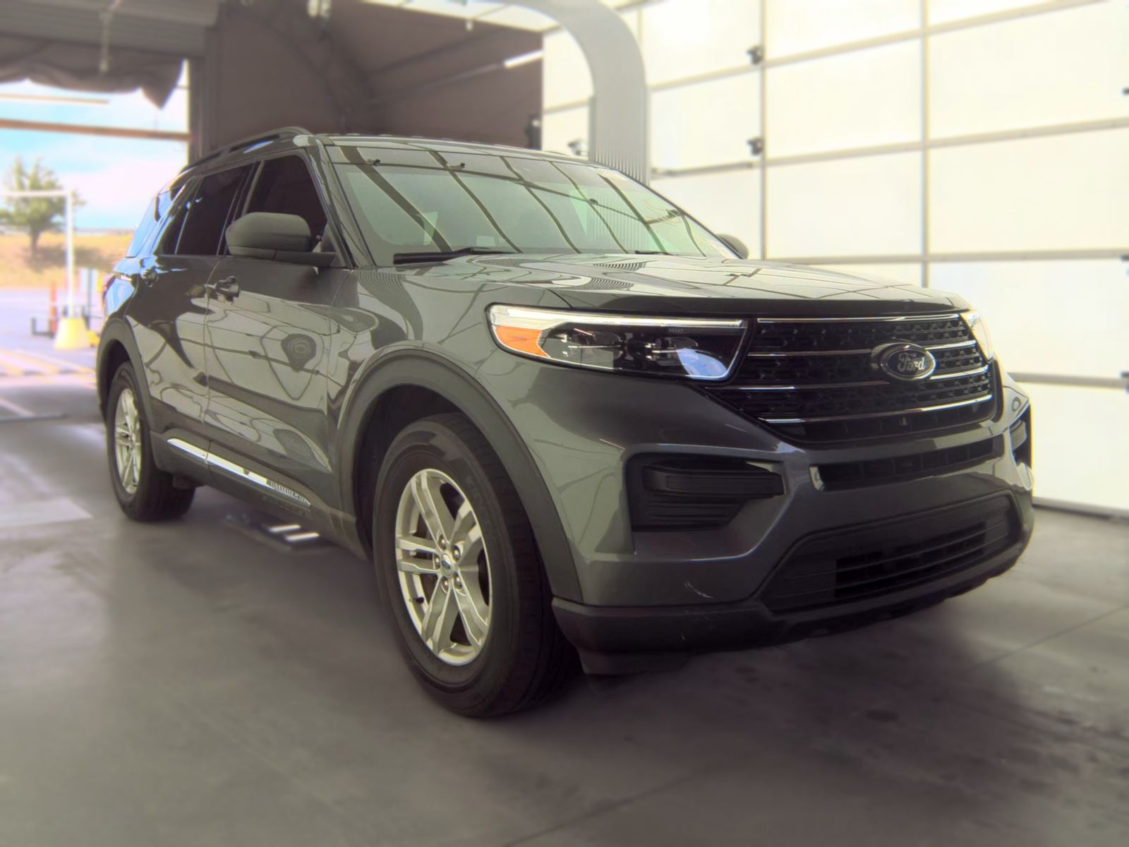 2023 Ford Explorer XLT RWD